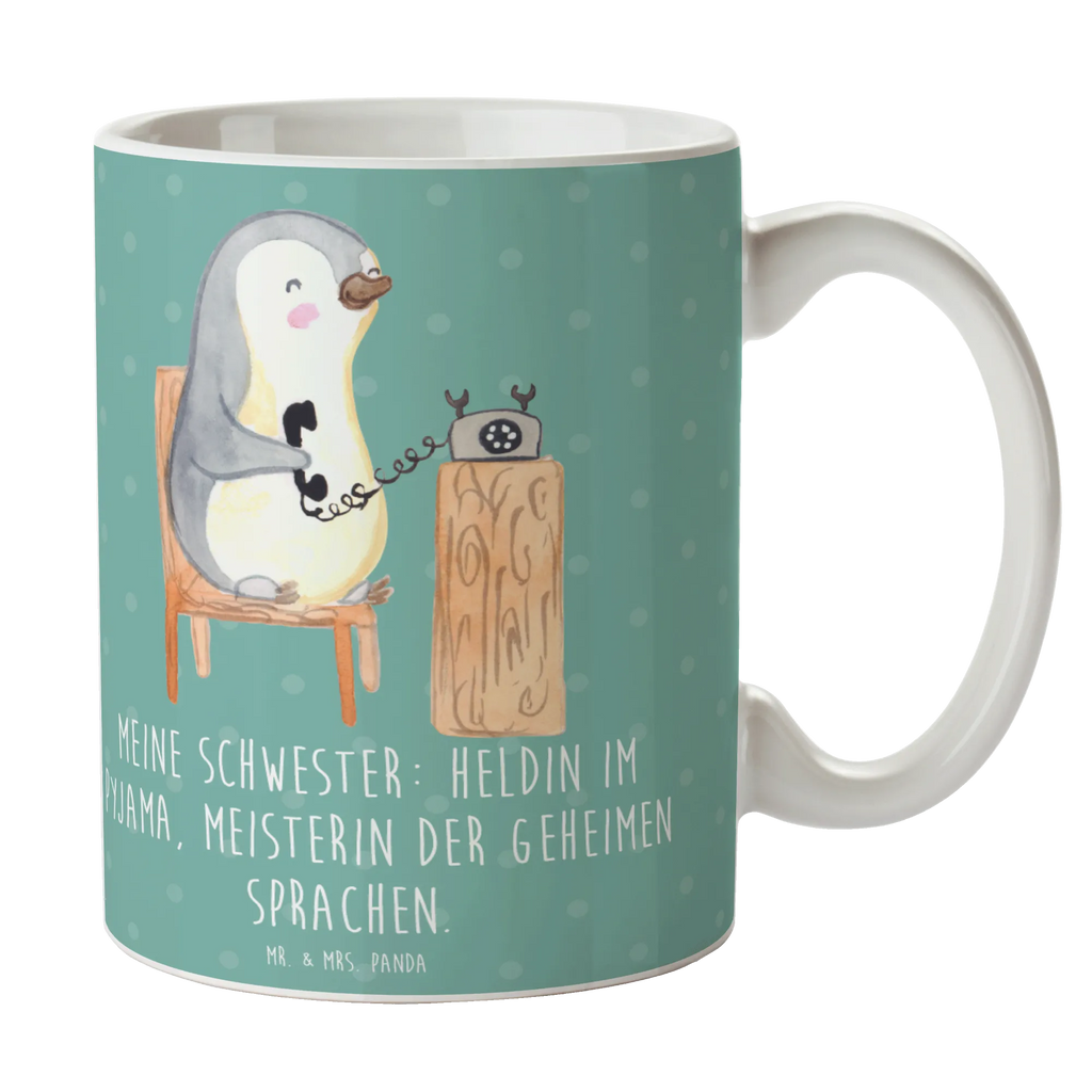 Mug Meine Schwester: Heldin im Pyjama, Meisterin der geheimen Sprachen. Bürotasse, Tasse mit Zitaten, Tasse mit Motiven, Tasse, Teetasse, Porzellantasse, Geschenktasse, Kaffeetasse, Keramiktasse, Familie, Vatertag, Muttertag, Bruder, Schwester, Mama, Papa, Oma, Opa
