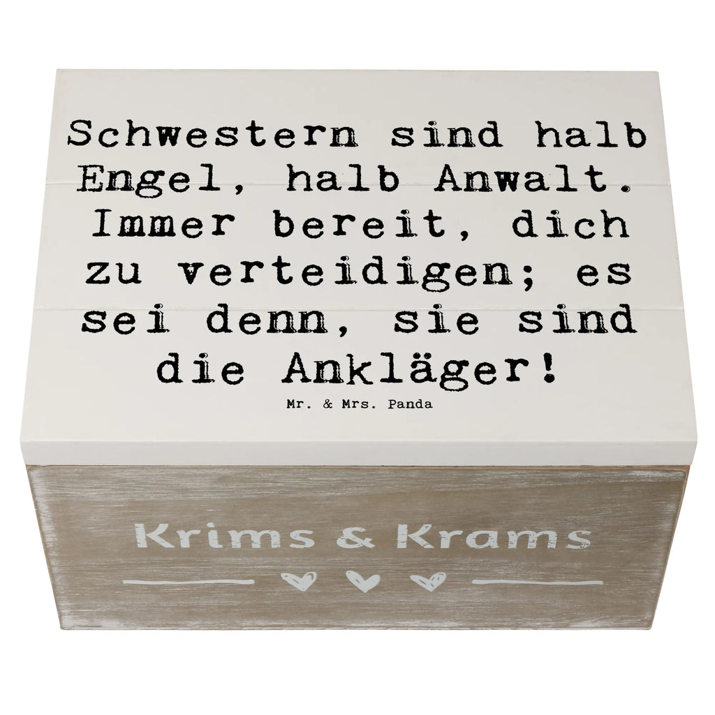 Wooden chest Saying Schwestern sind halb Engel, halb Anwalt. Immer bereit, dich zu verteidigen; es sei denn, sie sind die Ankläger! Holzkiste, Dekokiste, Erinnerungskiste, Geschenkbox, Kiste, Schatulle, Erinnerungsbox, Schatzkiste, XXL, Truhe, Geschenkdose, Aufbewahrungsbox, Familie, Vatertag, Muttertag, Bruder, Schwester, Mama, Papa, Oma, Opa