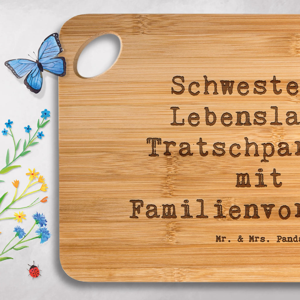 Bamboo chopping board Saying Schwestern: Lebenslange Tratschpartner mit Familienvorteil. nature, cutting block, kitchen, slices, engraving, breakfast board, board, solid, dulcimer, carving board, wood, kitchen board, bamboo, robust, cutting board, breakfast, Family, Father's Day, Mother's Day, brother, sister, Mom, Dad