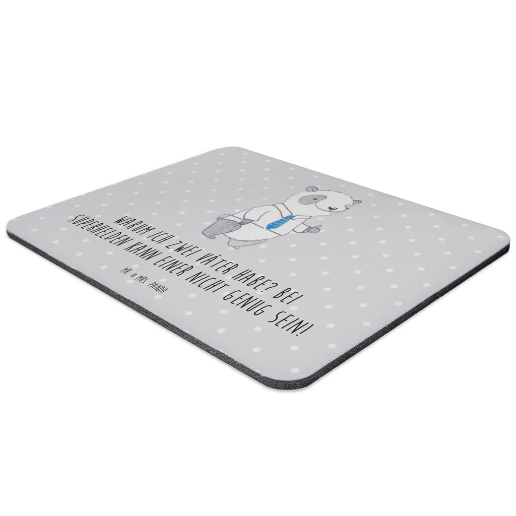 Mouse mat Warum ich zwei Väter habe? Bei Superhelden kann einer nicht genug sein! Büroausstattung, PC Zubehör, Designer Mauspad, Computer zubehör, Einzigartiges Mauspad, Arbeitszimmer, Mauspad, Mousepad, Mauspad Büro, Mausunterlage, Familie, Vatertag, Muttertag, Bruder, Schwester, Mama, Papa, Oma, Opa