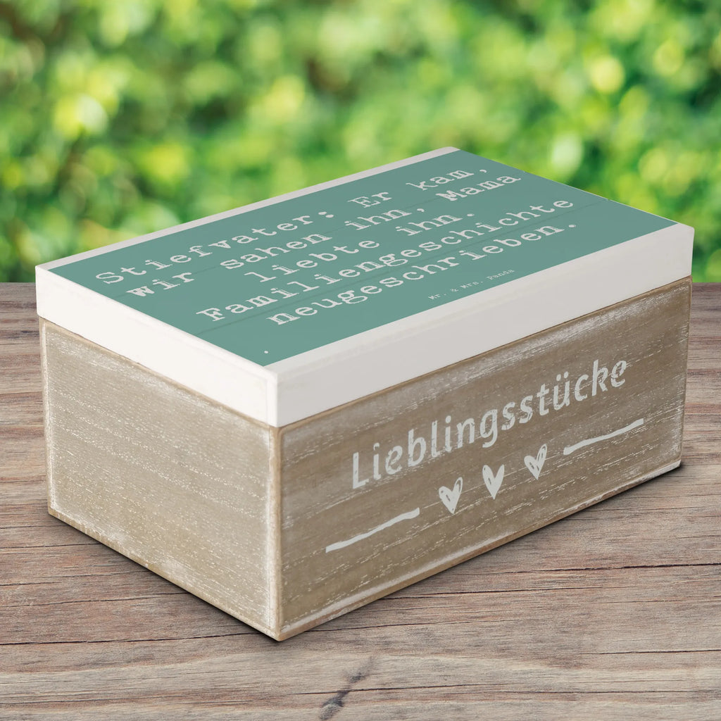 Holzkiste Spruch Stiefvater Liebe XXL, Schatulle, Erinnerungskiste, Schatzkiste, Aufbewahrungsbox, Truhe, Geschenkdose, Geschenkbox, Erinnerungsbox, Dekokiste, Holzkiste, Kiste, Familie, Vatertag, Muttertag, Bruder, Schwester, Mama, Papa, Oma, Opa