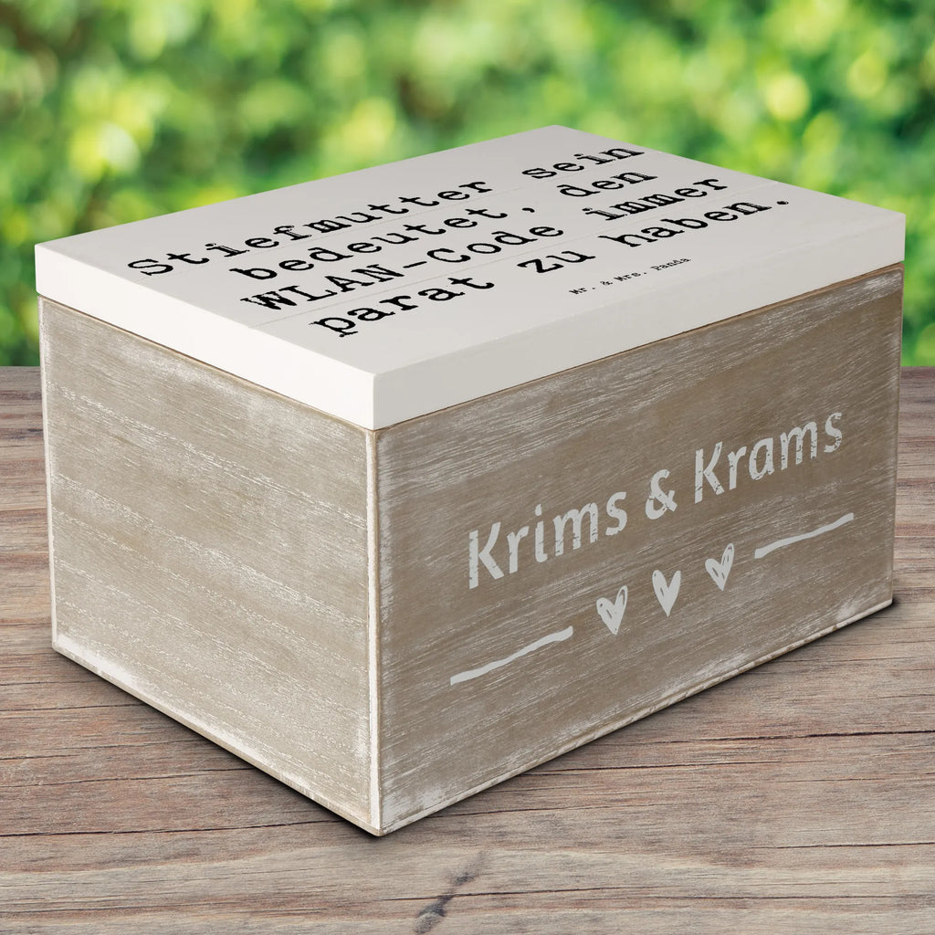 Holzkiste Spruch Stiefmutter Heldin Schatzkiste, Schatulle, Kiste, Aufbewahrungsbox, Holzkiste, Dekokiste, Geschenkbox, Geschenkdose, Truhe, Erinnerungskiste, Erinnerungsbox, XXL, Familie, Vatertag, Muttertag, Bruder, Schwester, Mama, Papa, Oma, Opa