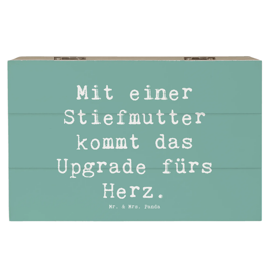 Wooden chest Saying Mit einer Stiefmutter kommt das Upgrade fürs Herz. Schatulle, Dekokiste, Holzkiste, Erinnerungsbox, Aufbewahrungsbox, XXL, Geschenkbox, Erinnerungskiste, Truhe, Schatzkiste, Geschenkdose, Kiste, Familie, Vatertag, Muttertag, Bruder, Schwester, Mama, Papa, Oma, Opa