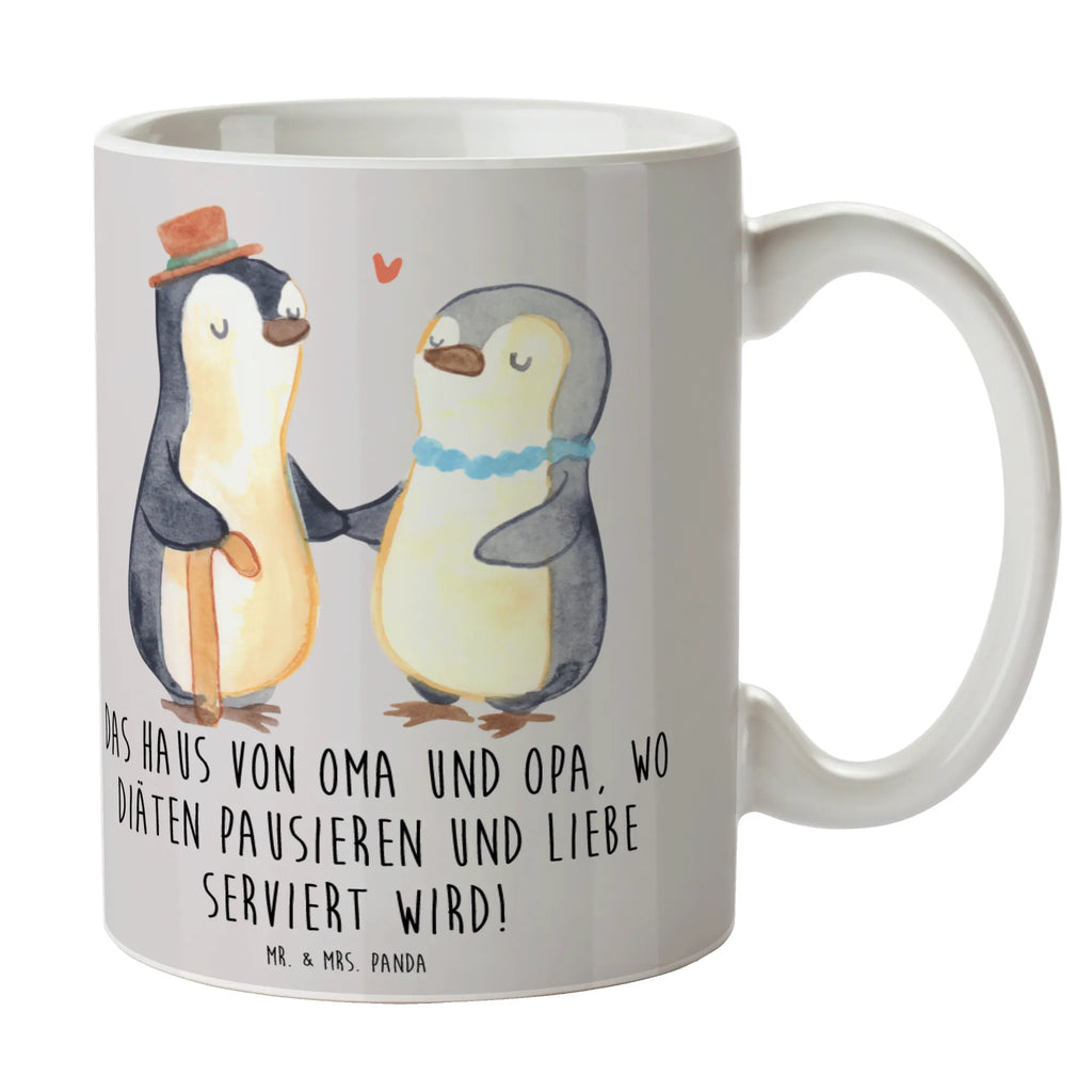 Mug Das Haus von Oma und Opa, wo Diäten pausieren und Liebe serviert wird! Kaffeetasse, Geschenktasse, Porzellantasse, Tasse mit Motiven, Tasse mit Zitaten, Bürotasse, Teetasse, Keramiktasse, Tasse, Familie, Vatertag, Muttertag, Bruder, Schwester, Mama, Papa, Oma, Opa