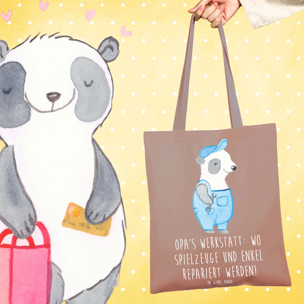 Tote bag Opa's Werkstatt: wo Spielzeuge und Enkel repariert werden! Umhängetasche, Tasche, Jutetasche, Jutebeutel, Beutel, Tragetasche, Stoffbeutel, Laptoptasche, Stofftasche, Badetasche, Schultertasche, Strandtasche, Einkaufstüte, Beuteltasche, Einkaufstasche, Shopper, Familie, Vatertag, Muttertag, Bruder, Schwester, Mama, Papa, Oma, Opa