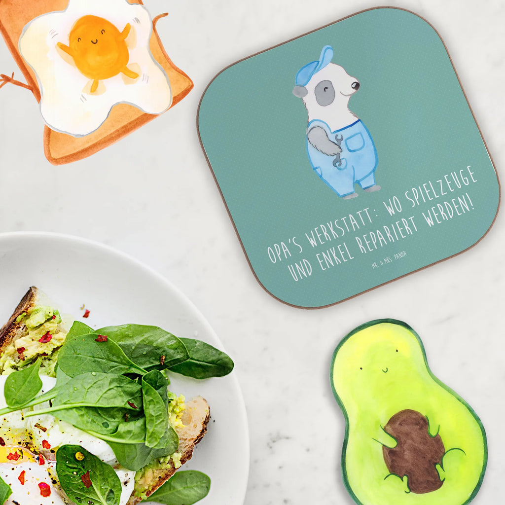 Square coaster Opa's Werkstatt: wo Spielzeuge und Enkel repariert werden! Untersetzer Design, Untersetzer, Glasuntersetzer, Korkuntersetzer, Untersetzer Gläser, Bierdeckel, Untersetzer aus Holz, Untersetzer Holz, Untersetzer für Gläser, Tassen Untersetzer, Holzuntersetzer, Getränkeuntersetzer, Familie, Vatertag, Muttertag, Bruder, Schwester, Mama, Papa, Oma, Opa