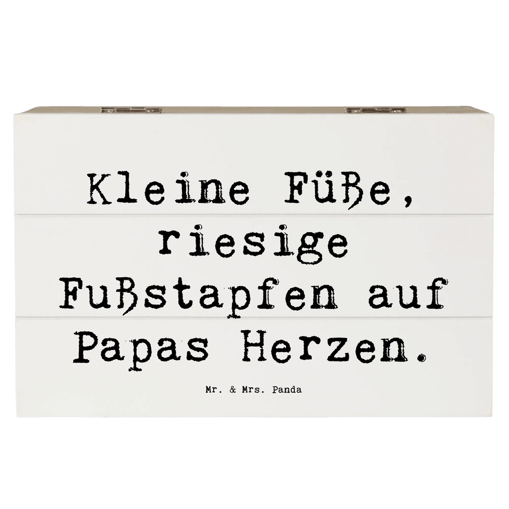 Wooden chest Saying Kleine Füße, riesige Fußstapfen auf Papas Herzen. aufbewahrungskiste mit deckel, Holzkiste, holzschachtel, aufbewahrungskisten, Schatulle, Aufbewahrungsbox Holz, aufbewahrungsboxen, Holzboxen, holzschatulle, Aufbewahrungsbox aus Holz, kiste holz, Aufbewahrungsbox, Holzbox mit Deckel, Holzbox, Holzkiste mit Deckel, aufbewahrungstruhe, Aufbewahrungskiste, Holztruhe, Holzkisten, holzkästchen, Holz Aufbewahrungsbox, box holz, Box aus Holz, holztruhen, truhe holz, Familie, Mama, Schwester, Opa, Bruder, Vatertag, Papa, Muttertag, Oma