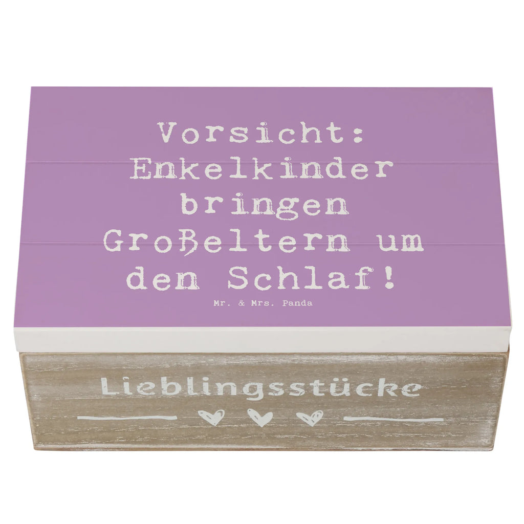 Wooden chest Saying Vorsicht: Enkelkinder bringen Großeltern um den Schlaf! XXL, Erinnerungskiste, Schatzkiste, Schatulle, Aufbewahrungsbox, Geschenkbox, Erinnerungsbox, Truhe, Kiste, Dekokiste, Geschenkdose, Holzkiste, Familie, Vatertag, Muttertag, Bruder, Schwester, Mama, Papa, Oma, Opa