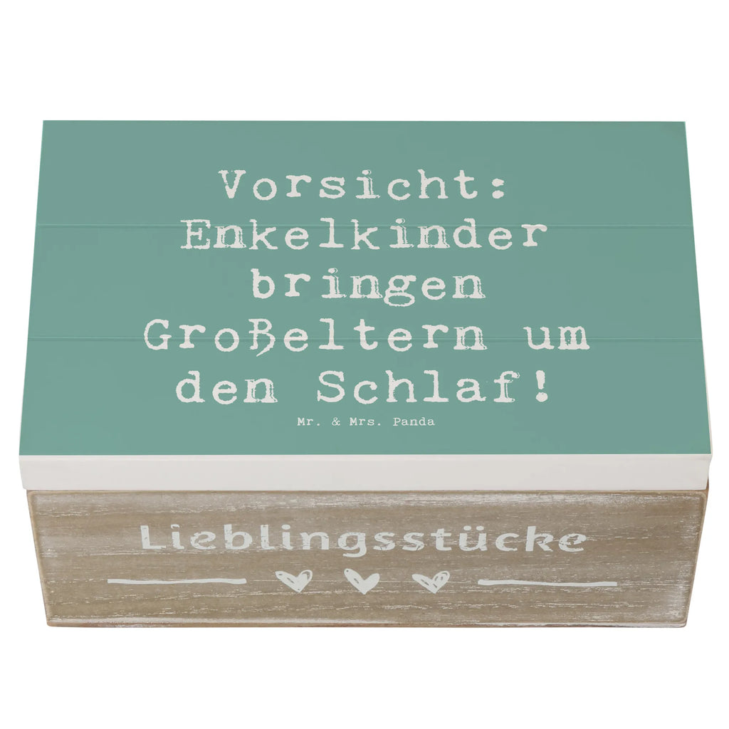 Wooden chest Saying Vorsicht: Enkelkinder bringen Großeltern um den Schlaf! XXL, Erinnerungskiste, Schatzkiste, Schatulle, Aufbewahrungsbox, Geschenkbox, Erinnerungsbox, Truhe, Kiste, Dekokiste, Geschenkdose, Holzkiste, Familie, Vatertag, Muttertag, Bruder, Schwester, Mama, Papa, Oma, Opa