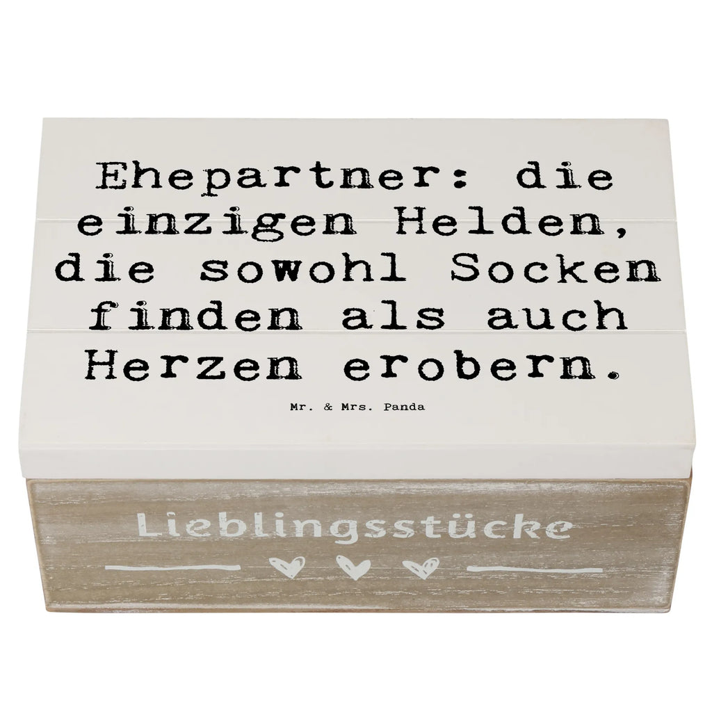 Holzkiste Spruch Ehepartner Helden Schatulle, Erinnerungsbox, Kiste, XXL, Erinnerungskiste, Truhe, Dekokiste, Schatzkiste, Geschenkdose, Aufbewahrungsbox, Holzkiste, Geschenkbox, Familie, Vatertag, Muttertag, Bruder, Schwester, Mama, Papa, Oma, Opa