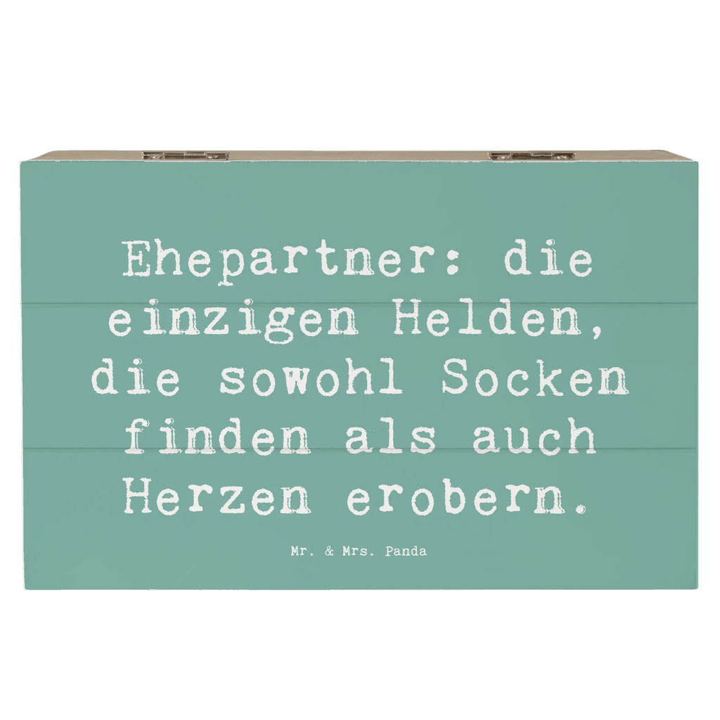 Holzkiste Spruch Ehepartner Helden Schatulle, Erinnerungsbox, Kiste, XXL, Erinnerungskiste, Truhe, Dekokiste, Schatzkiste, Geschenkdose, Aufbewahrungsbox, Holzkiste, Geschenkbox, Familie, Vatertag, Muttertag, Bruder, Schwester, Mama, Papa, Oma, Opa