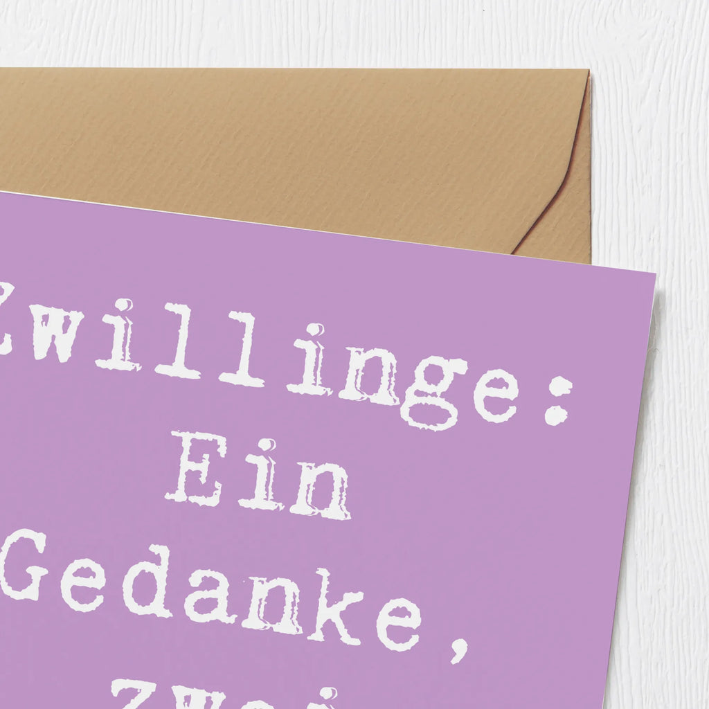 Deluxe Card Saying Zwillinge: Ein Gedanke, zwei Grinser. Hochwertige Klappkarte, Geburtstagskarte, Klappkarte, Einladungskarte, Grußkarte, Karte, Hochwertige Grußkarte, Glückwunschkarte, Hochzeitskarte, Familie, Vatertag, Muttertag, Bruder, Schwester, Mama, Papa, Oma, Opa