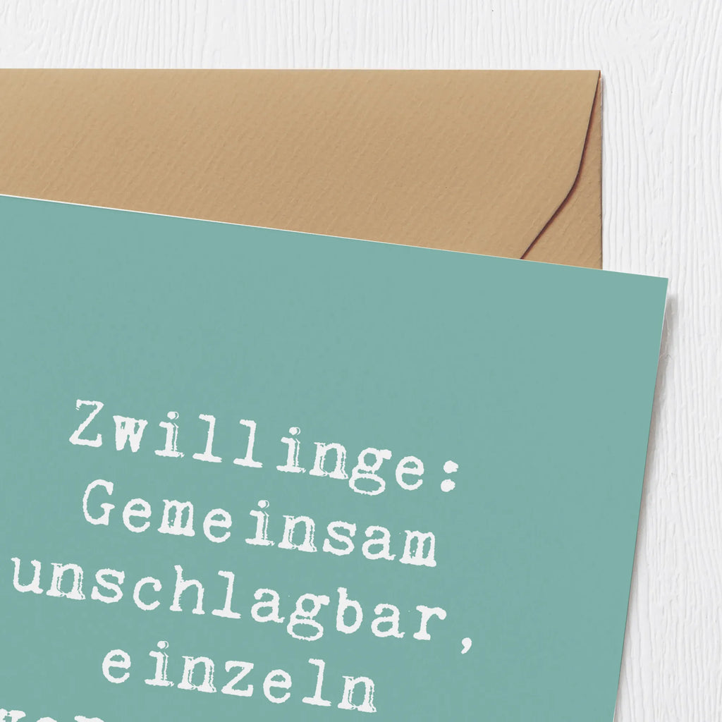 Deluxe Card Saying Zwillinge: Gemeinsam unschlagbar, einzeln unverwechselbar. Hochwertige Klappkarte, Einladungskarte, Glückwunschkarte, Hochzeitskarte, Grußkarte, Klappkarte, Hochwertige Grußkarte, Karte, Geburtstagskarte, Familie, Vatertag, Muttertag, Bruder, Schwester, Mama, Papa, Oma, Opa