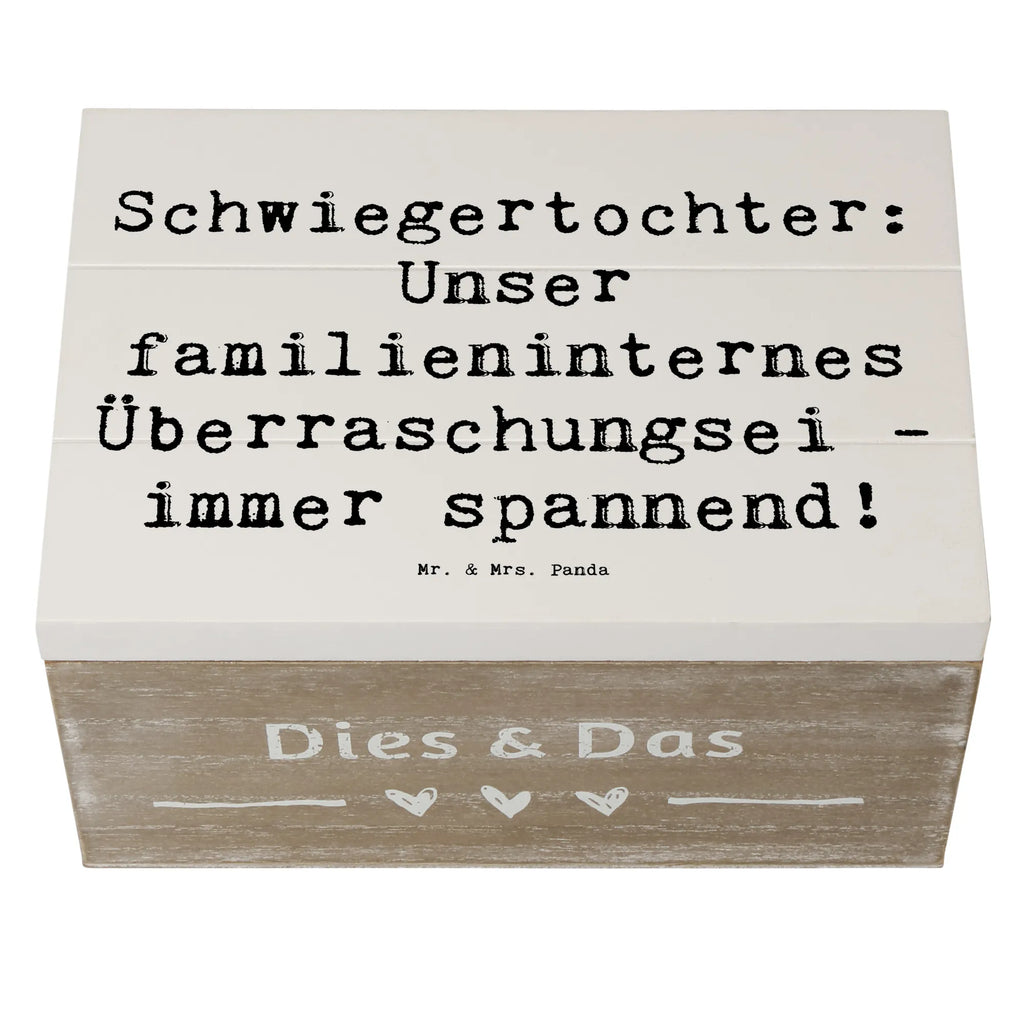 Wooden chest Saying Schwiegertochter: Unser familieninternes Überraschungsei - immer spannend! Erinnerungsbox, Kiste, Truhe, XXL, Geschenkbox, Geschenkdose, Aufbewahrungsbox, Schatulle, Schatzkiste, Erinnerungskiste, Holzkiste, Dekokiste, Familie, Vatertag, Muttertag, Bruder, Schwester, Mama, Papa, Oma, Opa