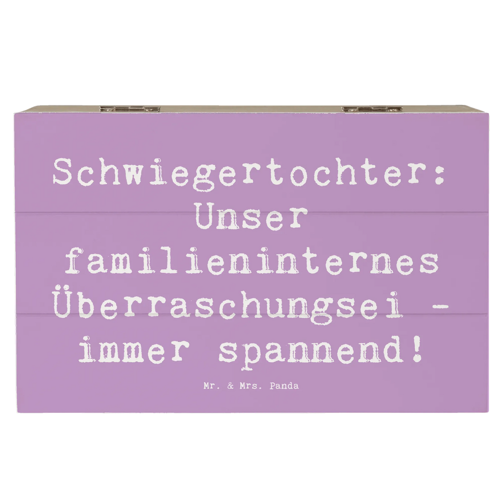 Wooden chest Saying Schwiegertochter: Unser familieninternes Überraschungsei - immer spannend! Erinnerungsbox, Kiste, Truhe, XXL, Geschenkbox, Geschenkdose, Aufbewahrungsbox, Schatulle, Schatzkiste, Erinnerungskiste, Holzkiste, Dekokiste, Familie, Vatertag, Muttertag, Bruder, Schwester, Mama, Papa, Oma, Opa