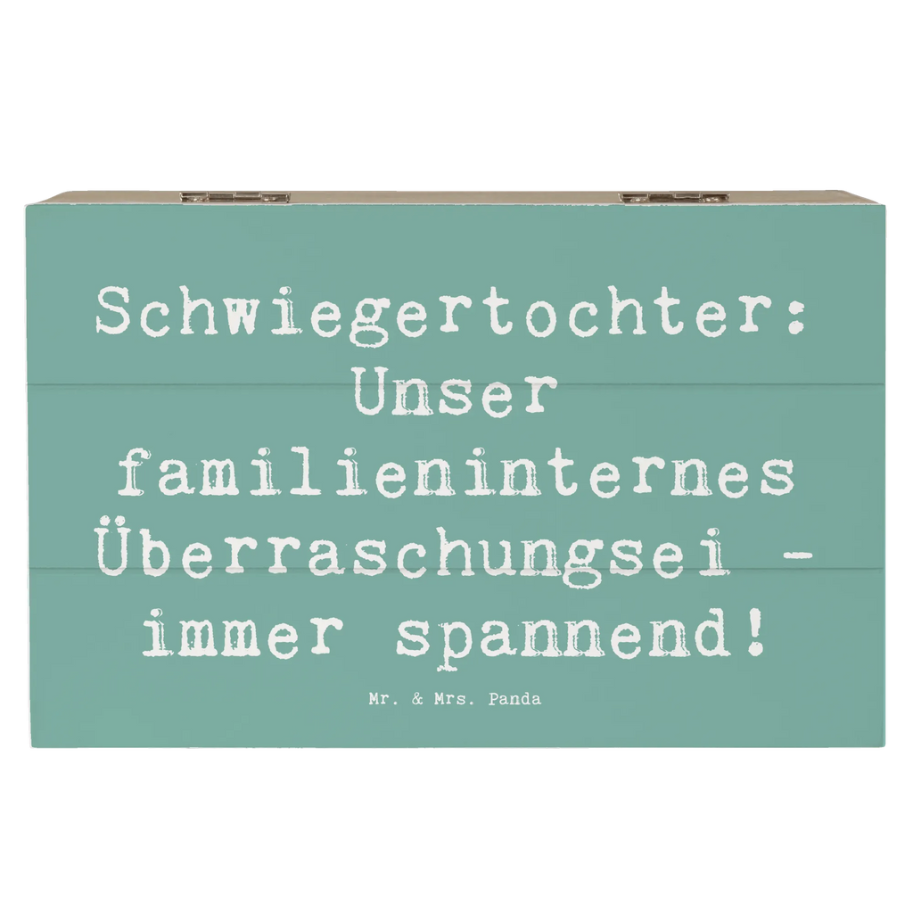 Wooden chest Saying Schwiegertochter: Unser familieninternes Überraschungsei - immer spannend! Erinnerungsbox, Kiste, Truhe, XXL, Geschenkbox, Geschenkdose, Aufbewahrungsbox, Schatulle, Schatzkiste, Erinnerungskiste, Holzkiste, Dekokiste, Familie, Vatertag, Muttertag, Bruder, Schwester, Mama, Papa, Oma, Opa