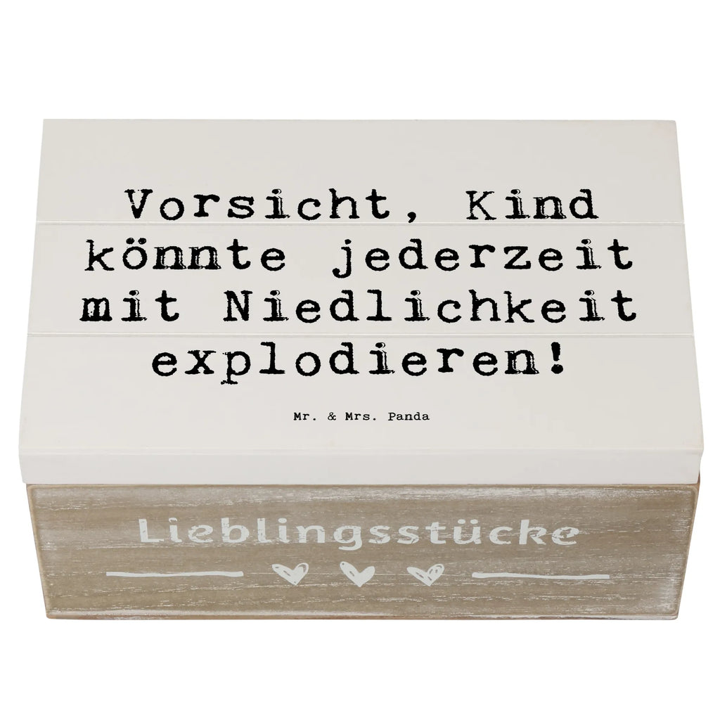 Wooden chest Saying Vorsicht, Kind könnte jederzeit mit Niedlichkeit explodieren! Aufbewahrungskiste, Schatulle, Dekokiste, Aufbewahrungsbox, Holz Aufbewahrungsbox, Holzboxen, Holzkiste mit Deckel, Holzbox mit Deckel, Truhe, Holzkisten, Ordnungsbox, Deko Box, Erinnerungsbox, Aufbewahrungsbox Holz, Box aus Holz, Geschenkbox, Dekorative Holzkiste, Erinnerungskiste, Erinnerungsbox Hochzeit, Holzbox, Holzkiste, Schmuckkästchen, Schatzkiste, Aufbewahrungsbox aus Holz, Erinnerungsbox Baby, Holztruhe, Kiste, Familie, Mama, Schwester, Opa, Bruder, Vatertag, Papa, Muttertag, Oma