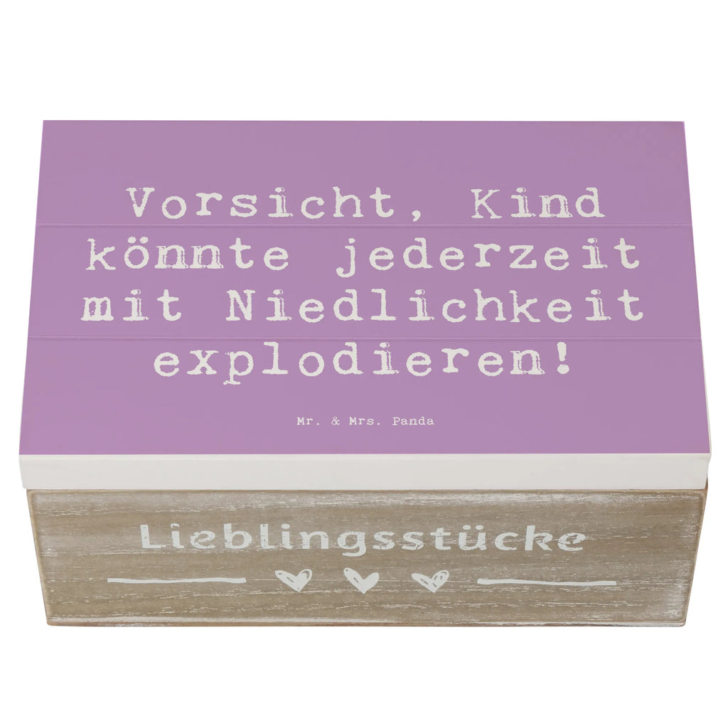 Wooden chest Saying Vorsicht, Kind könnte jederzeit mit Niedlichkeit explodieren! Aufbewahrungskiste, Schatulle, Dekokiste, Aufbewahrungsbox, Holz Aufbewahrungsbox, Holzboxen, Holzkiste mit Deckel, Holzbox mit Deckel, Truhe, Holzkisten, Ordnungsbox, Deko Box, Erinnerungsbox, Aufbewahrungsbox Holz, Box aus Holz, Geschenkbox, Dekorative Holzkiste, Erinnerungskiste, Erinnerungsbox Hochzeit, Holzbox, Holzkiste, Schmuckkästchen, Schatzkiste, Aufbewahrungsbox aus Holz, Erinnerungsbox Baby, Holztruhe, Kiste, Familie, Mama, Schwester, Opa, Bruder, Vatertag, Papa, Muttertag, Oma