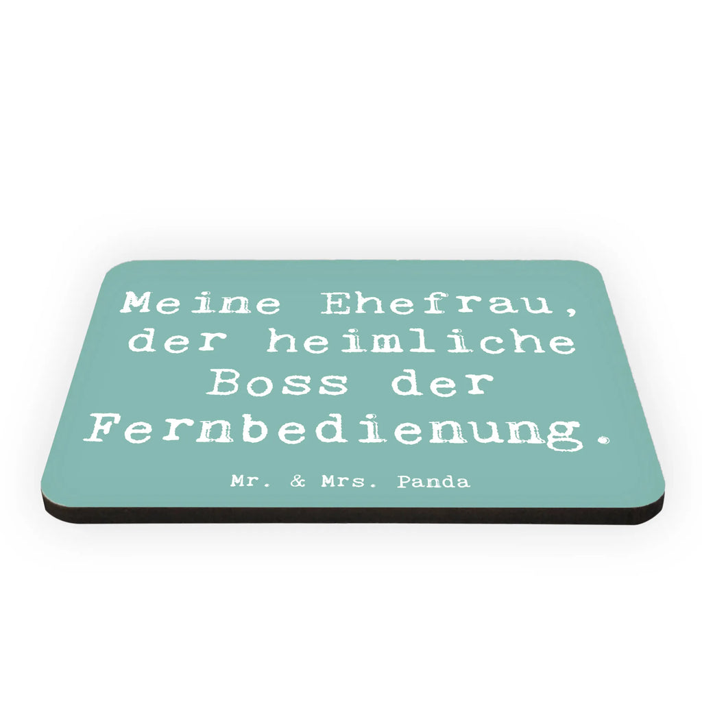 Magnet Saying Meine Ehefrau, der heimliche Boss der Fernbedienung. Kühlschrankmagnet, Pinnwandmagnet, Souvenir Magnet, Motivmagnete, Dekomagnet, Whiteboard Magnet, Notiz Magnet, Kühlschrank Dekoration, Familie, Vatertag, Muttertag, Bruder, Schwester, Mama, Papa, Oma, Opa