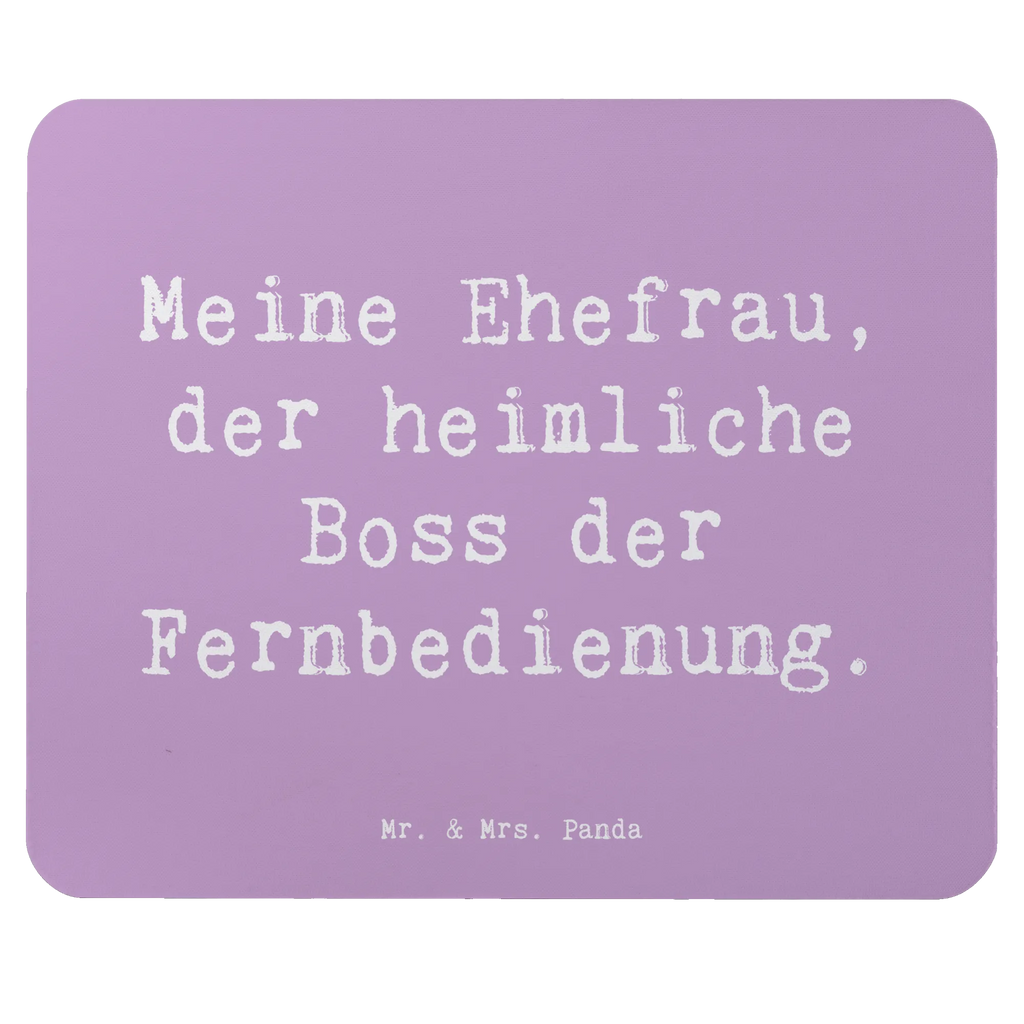 Mouse mat Saying Meine Ehefrau, der heimliche Boss der Fernbedienung. Mauspad, Arbeitszimmer, Einzigartiges Mauspad, Büroausstattung, PC Zubehör, Mausunterlage, Mauspad Büro, Designer Mauspad, Computer zubehör, Mousepad, Familie, Vatertag, Muttertag, Bruder, Schwester, Mama, Papa, Oma, Opa