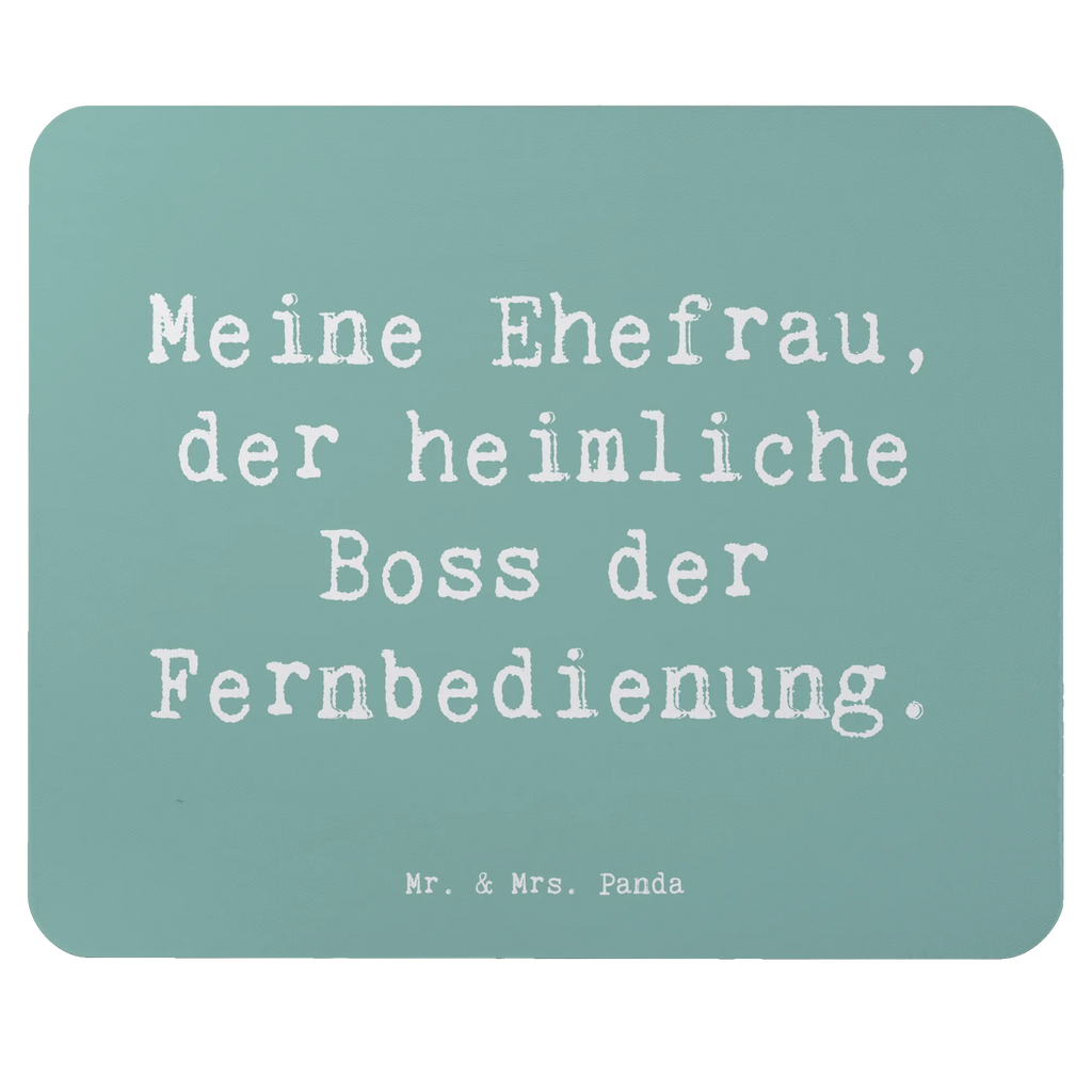 Mouse mat Saying Meine Ehefrau, der heimliche Boss der Fernbedienung. Mauspad, Arbeitszimmer, Einzigartiges Mauspad, Büroausstattung, PC Zubehör, Mausunterlage, Mauspad Büro, Designer Mauspad, Computer zubehör, Mousepad, Familie, Vatertag, Muttertag, Bruder, Schwester, Mama, Papa, Oma, Opa