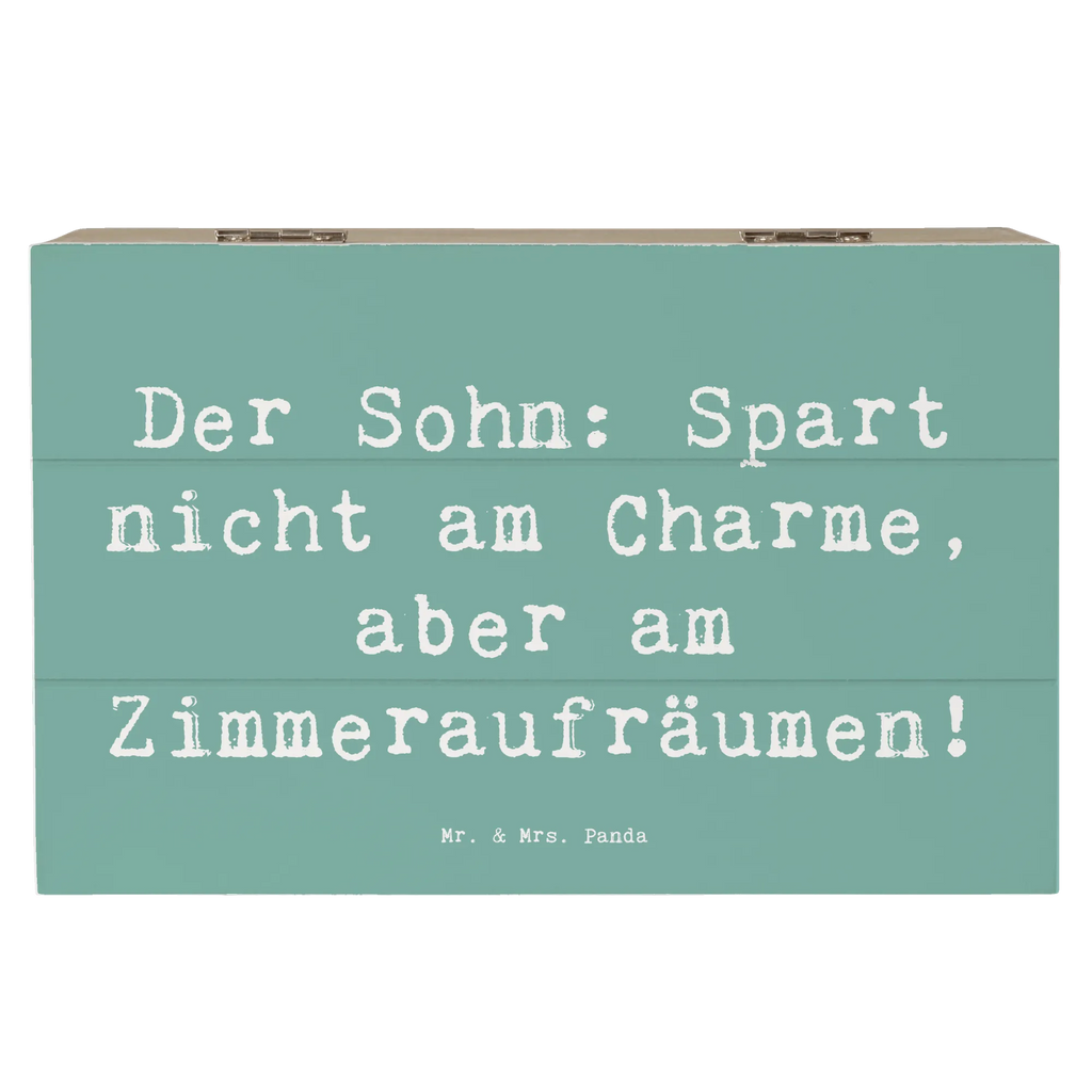 Wooden chest Saying Der Sohn: Spart nicht am Charme, aber am Zimmeraufräumen! Kiste, Erinnerungsbox, Schatzkiste, Geschenkdose, Dekokiste, XXL, Aufbewahrungsbox, Schatulle, Geschenkbox, Holzkiste, Erinnerungskiste, Truhe, Familie, Vatertag, Muttertag, Bruder, Schwester, Mama, Papa, Oma, Opa