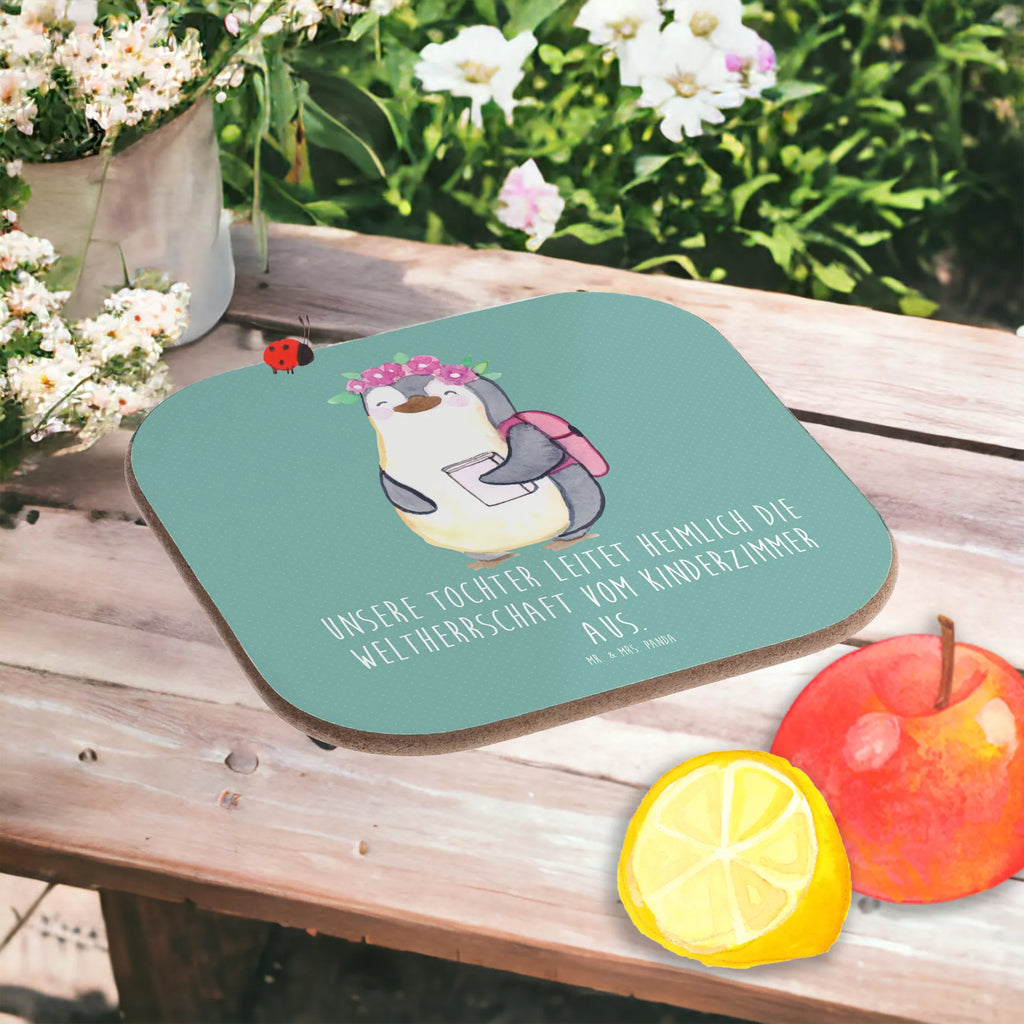 Square coaster Unsere Tochter leitet heimlich die Weltherrschaft vom Kinderzimmer aus. Untersetzer Holz, Untersetzer, Holzuntersetzer, Untersetzer Design, Bierdeckel, Glasuntersetzer, Korkuntersetzer, Untersetzer aus Holz, Untersetzer für Gläser, Untersetzer Gläser, Tassen Untersetzer, Getränkeuntersetzer, Familie, Vatertag, Muttertag, Bruder, Schwester, Mama, Papa, Oma, Opa