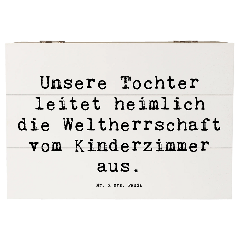 Wooden chest Saying Unsere Tochter leitet heimlich die Weltherrschaft vom Kinderzimmer aus. Schatulle, Erinnerungsbox, Geschenkdose, Aufbewahrungsbox, Holzkiste, Schatzkiste, Geschenkbox, Truhe, Dekokiste, Kiste, Erinnerungskiste, XXL, Familie, Vatertag, Muttertag, Bruder, Schwester, Mama, Papa, Oma, Opa