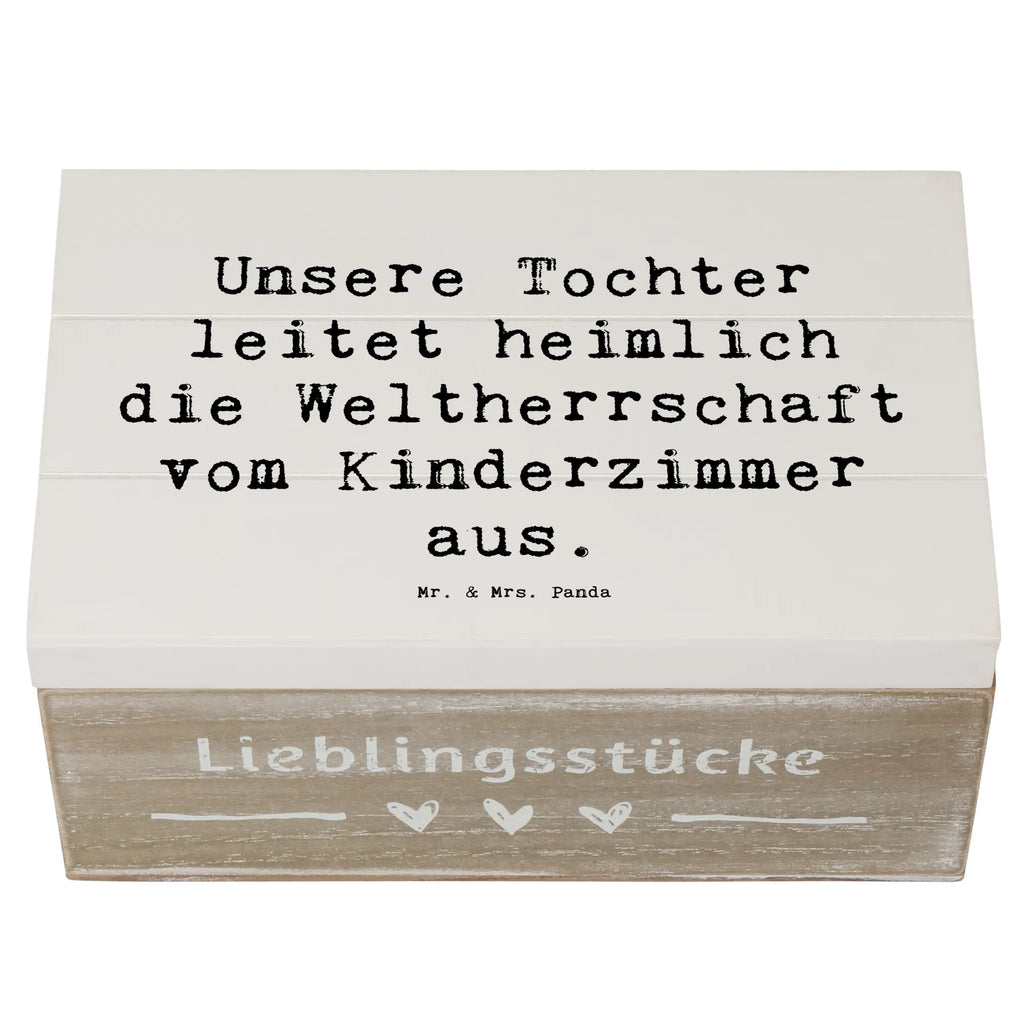 Wooden chest Saying Unsere Tochter leitet heimlich die Weltherrschaft vom Kinderzimmer aus. Schatulle, Erinnerungsbox, Geschenkdose, Aufbewahrungsbox, Holzkiste, Schatzkiste, Geschenkbox, Truhe, Dekokiste, Kiste, Erinnerungskiste, XXL, Familie, Vatertag, Muttertag, Bruder, Schwester, Mama, Papa, Oma, Opa