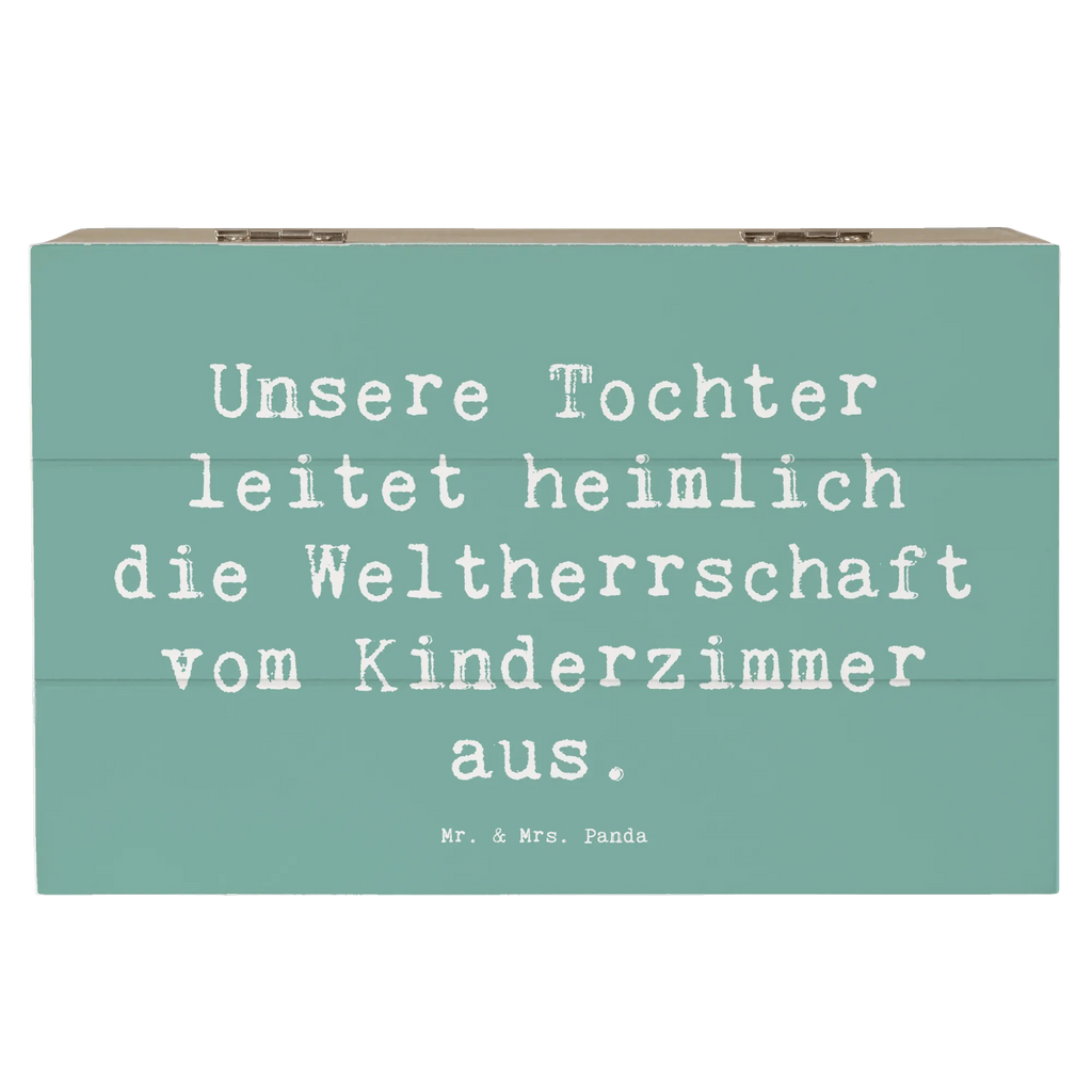 Wooden chest Saying Unsere Tochter leitet heimlich die Weltherrschaft vom Kinderzimmer aus. Schatulle, Erinnerungsbox, Geschenkdose, Aufbewahrungsbox, Holzkiste, Schatzkiste, Geschenkbox, Truhe, Dekokiste, Kiste, Erinnerungskiste, XXL, Familie, Vatertag, Muttertag, Bruder, Schwester, Mama, Papa, Oma, Opa