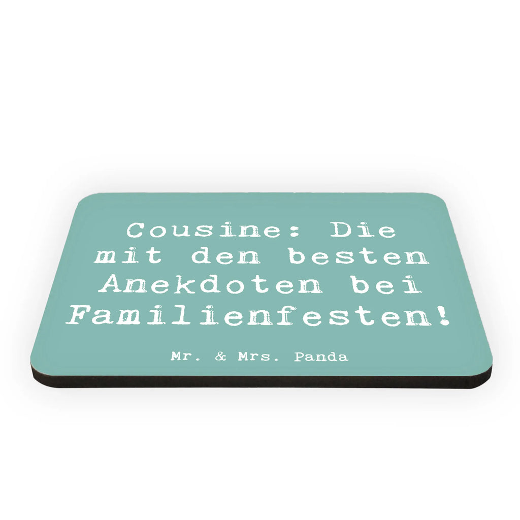 Magnet Saying Cousine: Die mit den besten Anekdoten bei Familienfesten! Kühlschrankmagnet, Pinnwandmagnet, Souvenir Magnet, Motivmagnete, Dekomagnet, Whiteboard Magnet, Notiz Magnet, Kühlschrank Dekoration, Familie, Vatertag, Muttertag, Bruder, Schwester, Mama, Papa, Oma, Opa