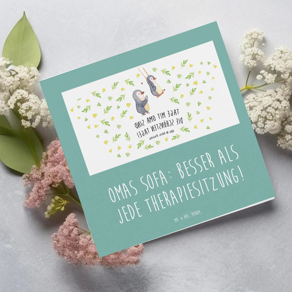 Deluxe Card Omas Sofa: besser als jede Therapiesitzung! Hochwertige Klappkarte, Grußkarte, Hochzeitskarte, Hochwertige Grußkarte, Einladungskarte, Karte, Klappkarte, Geburtstagskarte, Glückwunschkarte, Familie, Vatertag, Muttertag, Bruder, Schwester, Mama, Papa, Oma, Opa
