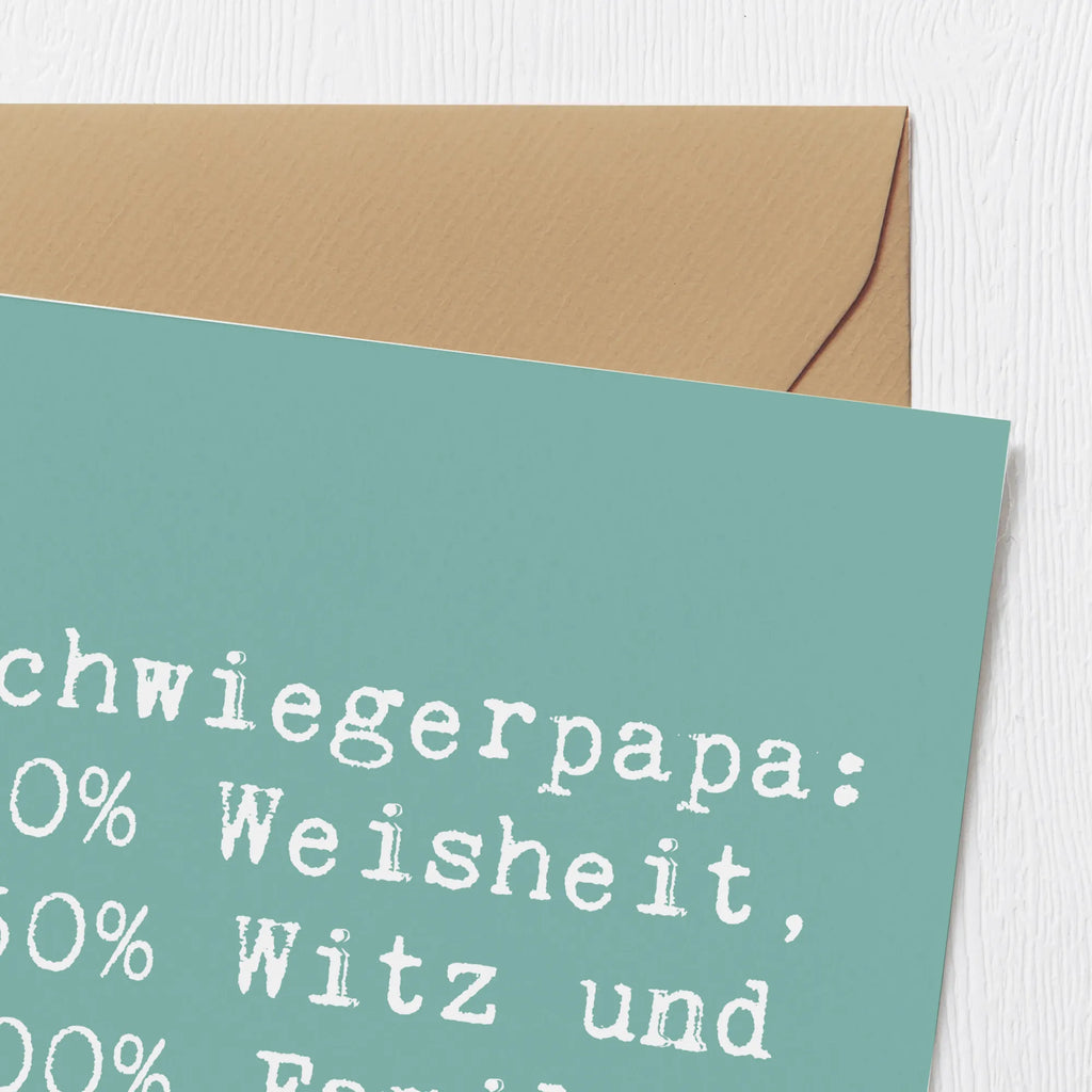 Deluxe Card Saying Schwiegerpapa: 50% Weisheit, 50% Witz und 100% Familie! Geburtstagskarte, Grußkarte, Hochwertige Grußkarte, Hochwertige Klappkarte, Glückwunschkarte, Klappkarte, Karte, Hochzeitskarte, Einladungskarte, Familie, Vatertag, Muttertag, Bruder, Schwester, Mama, Papa, Oma, Opa