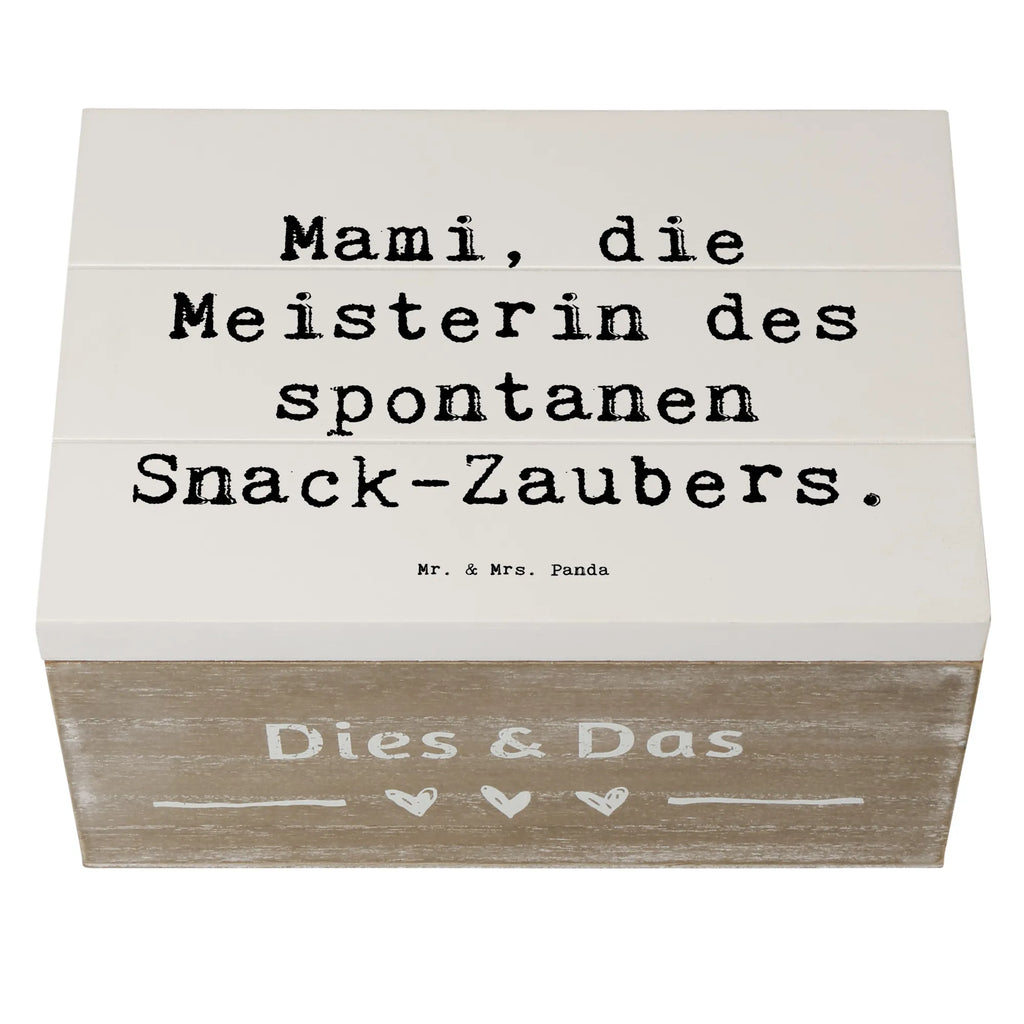 Wooden chest Saying Mami, die Meisterin des spontanen Snack-Zaubers. Aufbewahrungsbox, Schatulle, Truhe, Geschenkbox, Geschenkdose, Erinnerungskiste, Kiste, Erinnerungsbox, Holzkiste, Dekokiste, Schatzkiste, XXL, Familie, Vatertag, Muttertag, Bruder, Schwester, Mama, Papa, Oma, Opa