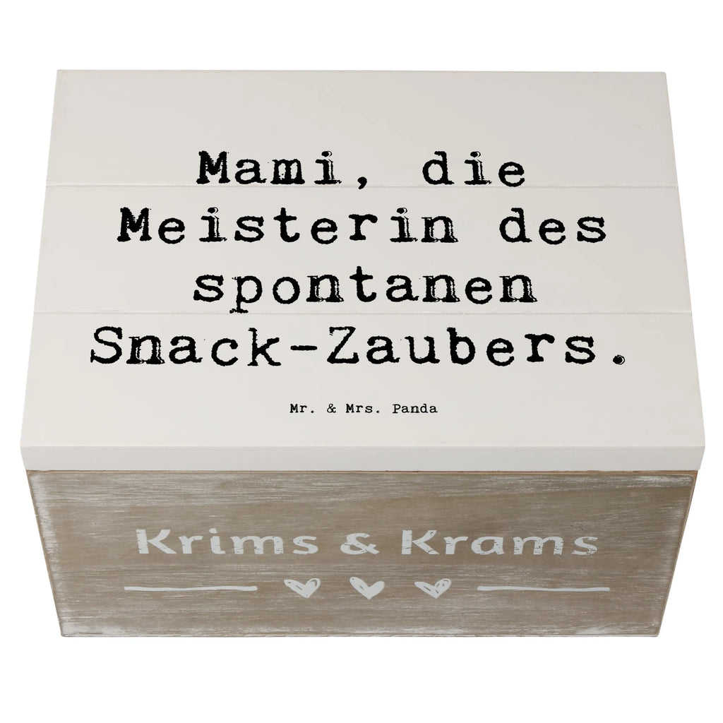 Wooden chest Saying Mami, die Meisterin des spontanen Snack-Zaubers. Aufbewahrungsbox, Schatulle, Truhe, Geschenkbox, Geschenkdose, Erinnerungskiste, Kiste, Erinnerungsbox, Holzkiste, Dekokiste, Schatzkiste, XXL, Familie, Vatertag, Muttertag, Bruder, Schwester, Mama, Papa, Oma, Opa