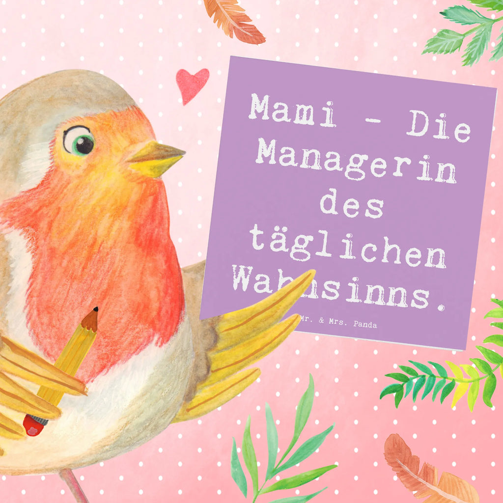 Deluxe Card Saying Mami - Die Managerin des täglichen Wahnsinns. Karte, Grußkarte, Geburtstagskarte, Glückwunschkarte, Hochwertige Klappkarte, Hochzeitskarte, Einladungskarte, Klappkarte, Hochwertige Grußkarte, Familie, Vatertag, Muttertag, Bruder, Schwester, Mama, Papa, Oma, Opa