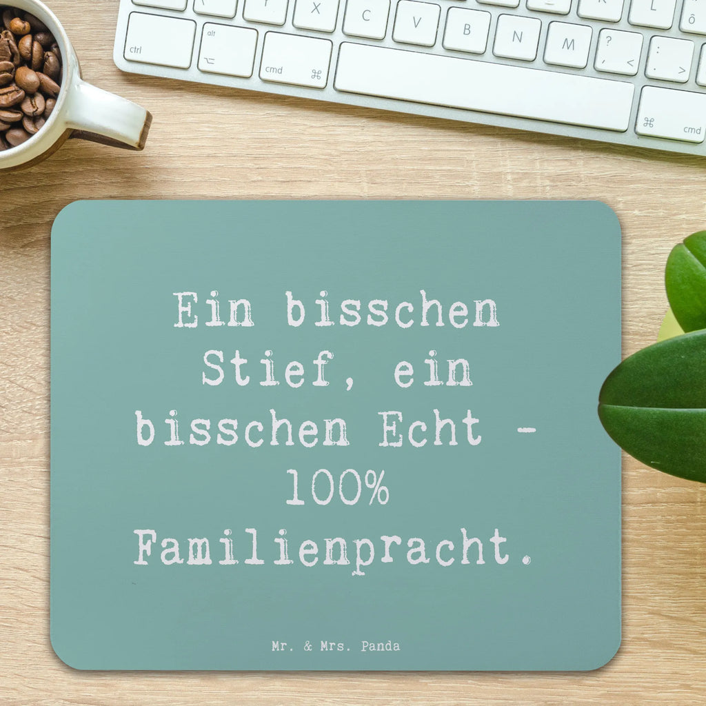 Mouse mat Saying Ein bisschen Stief, ein bisschen Echt - 100% Familienpracht. Mousepad, Computer zubehör, Büroausstattung, PC Zubehör, Arbeitszimmer, Mauspad, Einzigartiges Mauspad, Designer Mauspad, Mausunterlage, Mauspad Büro, Familie, Vatertag, Muttertag, Bruder, Schwester, Mama, Papa, Oma, Opa
