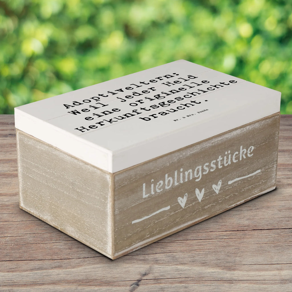 Holzkiste Spruch Adoptiveltern Helden Holzkiste, Schatzkiste, Dekokiste, Erinnerungskiste, Erinnerungsbox, Schatulle, Kiste, Aufbewahrungsbox, Geschenkdose, Truhe, Geschenkbox, XXL, Familie, Vatertag, Muttertag, Bruder, Schwester, Mama, Papa, Oma, Opa