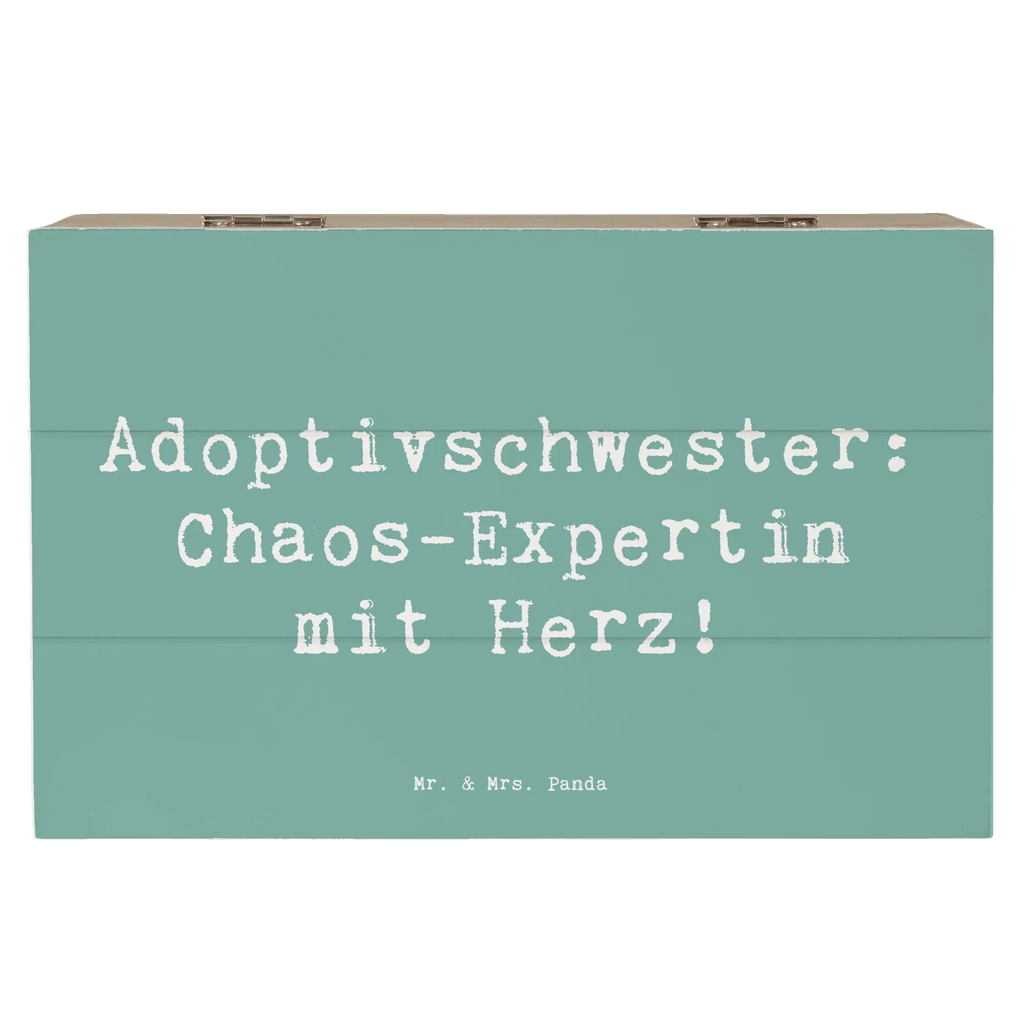 Holzkiste Spruch Adoptivschwester Chaos Aufbewahrungsbox, Dekokiste, XXL, Truhe, Holzkiste, Kiste, Geschenkdose, Erinnerungsbox, Geschenkbox, Schatulle, Schatzkiste, Erinnerungskiste, Familie, Vatertag, Muttertag, Bruder, Schwester, Mama, Papa, Oma, Opa