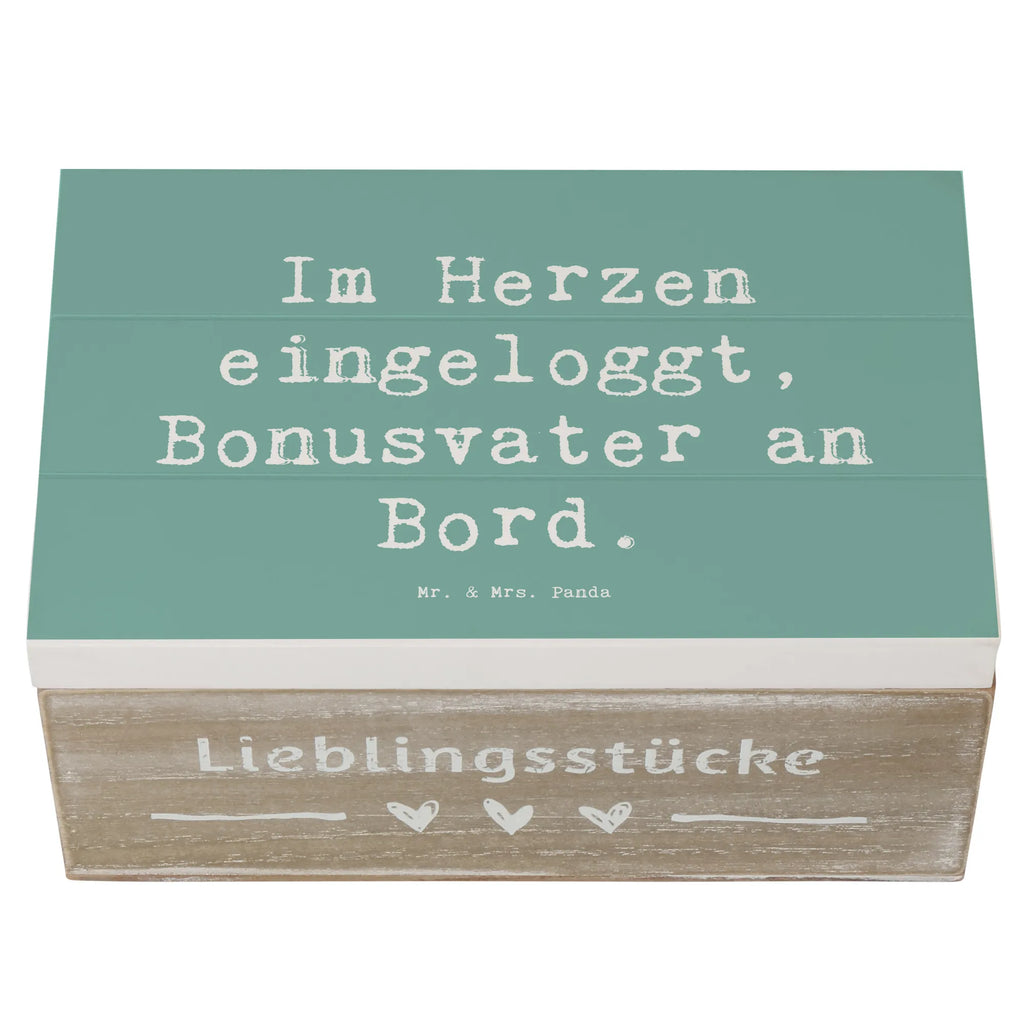 Holzkiste Spruch Bonusvater Herz Schatzkiste, Erinnerungsbox, Schatulle, XXL, Kiste, Erinnerungskiste, Aufbewahrungsbox, Geschenkbox, Dekokiste, Truhe, Geschenkdose, Holzkiste, Familie, Vatertag, Muttertag, Bruder, Schwester, Mama, Papa, Oma, Opa