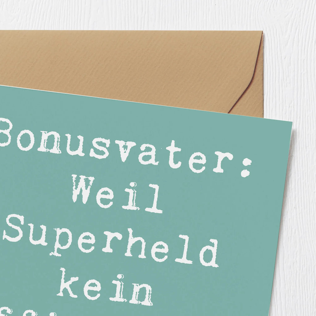 Deluxe Karte Spruch Bonusvater Superheld Hochzeitskarte, Hochwertige Klappkarte, Einladungskarte, Glückwunschkarte, Geburtstagskarte, Klappkarte, Grußkarte, Hochwertige Grußkarte, Karte, Familie, Vatertag, Muttertag, Bruder, Schwester, Mama, Papa, Oma, Opa