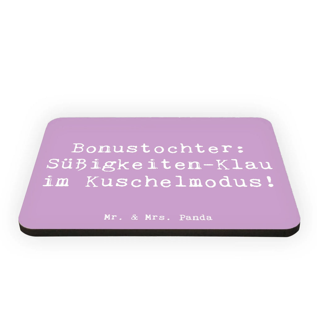 Magnet Saying Bonustochter: Süßigkeiten-Klau im Kuschelmodus! Whiteboard Magnet, Motivmagnete, Notiz Magnet, Pinnwandmagnet, Kühlschrankmagnet, Kühlschrank Dekoration, Dekomagnet, Souvenir Magnet, Familie, Vatertag, Muttertag, Bruder, Schwester, Mama, Papa, Oma, Opa
