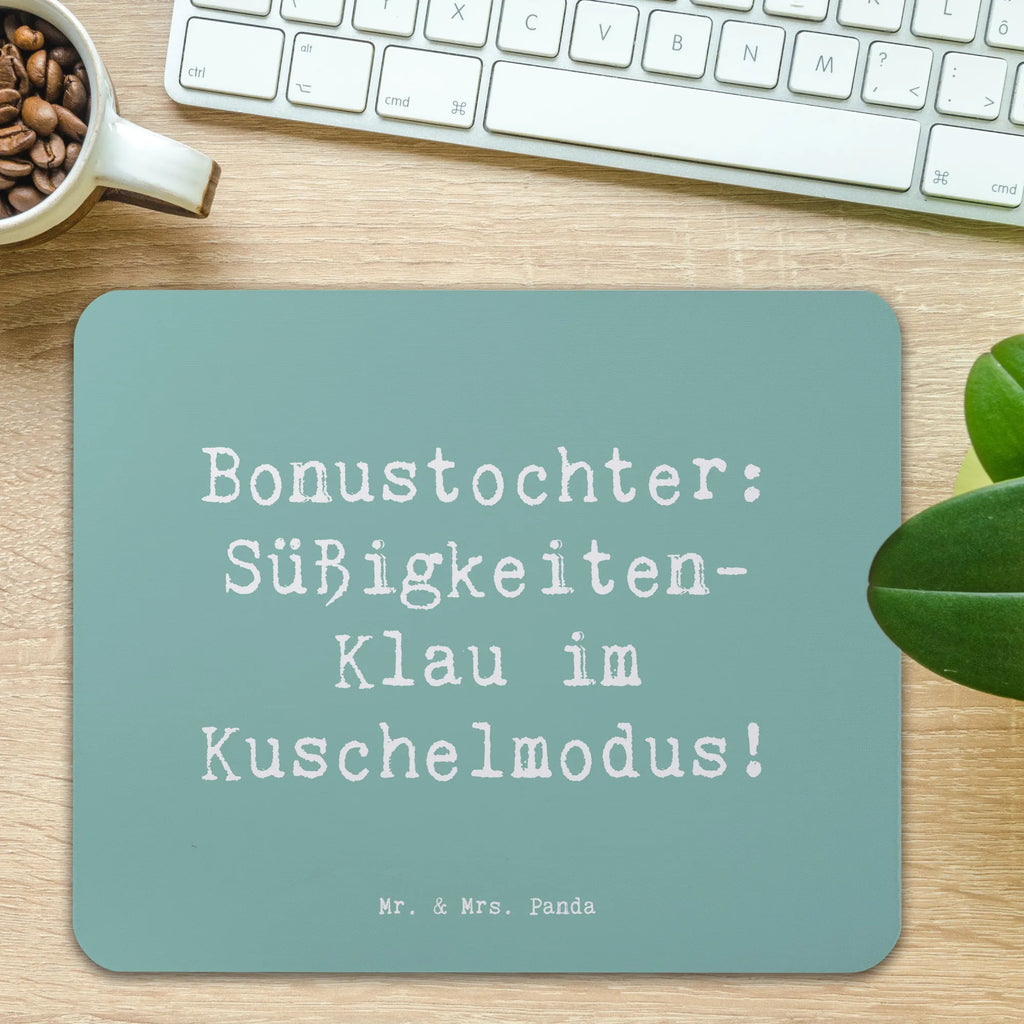 Mauspad Spruch Bonustochter Überraschungen Mousepad, Einzigartiges Mauspad, PC Zubehör, Mauspad Büro, Designer Mauspad, Büroausstattung, Mausunterlage, Mauspad, Computer zubehör, Arbeitszimmer, Familie, Vatertag, Muttertag, Bruder, Schwester, Mama, Papa, Oma, Opa