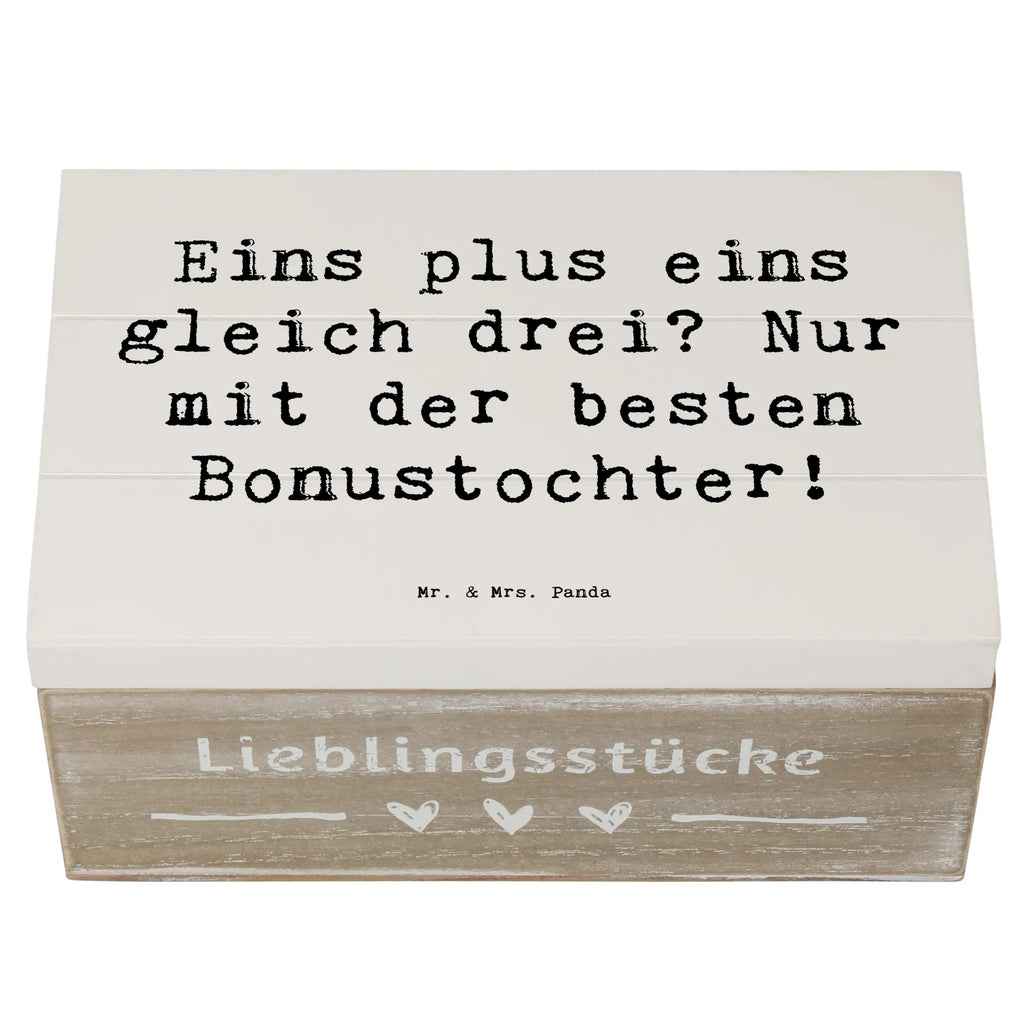 Wooden chest Saying Eins plus eins gleich drei? Nur mit der besten Bonustochter! Geschenkdose, Dekokiste, Truhe, Schatulle, Kiste, Erinnerungskiste, Geschenkbox, XXL, Aufbewahrungsbox, Schatzkiste, Erinnerungsbox, Holzkiste, Familie, Vatertag, Muttertag, Bruder, Schwester, Mama, Papa, Oma, Opa