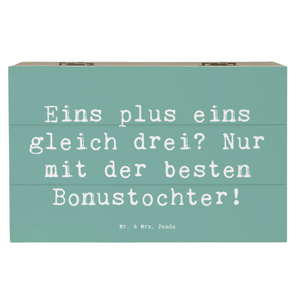 Wooden chest Saying Eins plus eins gleich drei? Nur mit der besten Bonustochter! Geschenkdose, Dekokiste, Truhe, Schatulle, Kiste, Erinnerungskiste, Geschenkbox, XXL, Aufbewahrungsbox, Schatzkiste, Erinnerungsbox, Holzkiste, Familie, Vatertag, Muttertag, Bruder, Schwester, Mama, Papa, Oma, Opa
