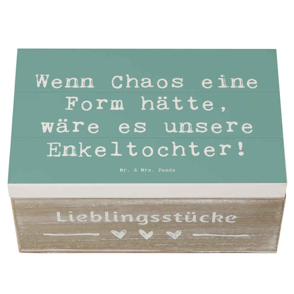 Wooden chest Saying Wenn Chaos eine Form hätte, wäre es unsere Enkeltochter! Schatzkiste, Geschenkdose, Holzkiste, XXL, Erinnerungskiste, Schatulle, Kiste, Geschenkbox, Dekokiste, Truhe, Aufbewahrungsbox, Erinnerungsbox, Familie, Vatertag, Muttertag, Bruder, Schwester, Mama, Papa, Oma, Opa