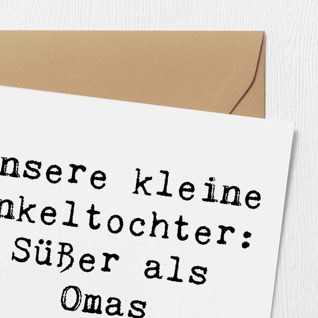 Deluxe Card Saying Unsere kleine Enkeltochter: Süßer als Omas Apfelkuchen. Hochwertige Grußkarte, Hochwertige Klappkarte, Glückwunschkarte, Hochzeitskarte, Einladungskarte, Karte, Grußkarte, Klappkarte, Geburtstagskarte, Familie, Vatertag, Muttertag, Bruder, Schwester, Mama, Papa, Oma, Opa