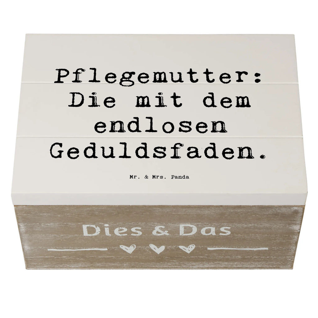 Wooden chest Saying Pflegemutter: Die mit dem endlosen Geduldsfaden. Geschenkdose, Schatulle, Schatzkiste, Erinnerungsbox, Erinnerungskiste, Holzkiste, Aufbewahrungsbox, Dekokiste, Kiste, XXL, Geschenkbox, Truhe, Familie, Vatertag, Muttertag, Bruder, Schwester, Mama, Papa, Oma, Opa