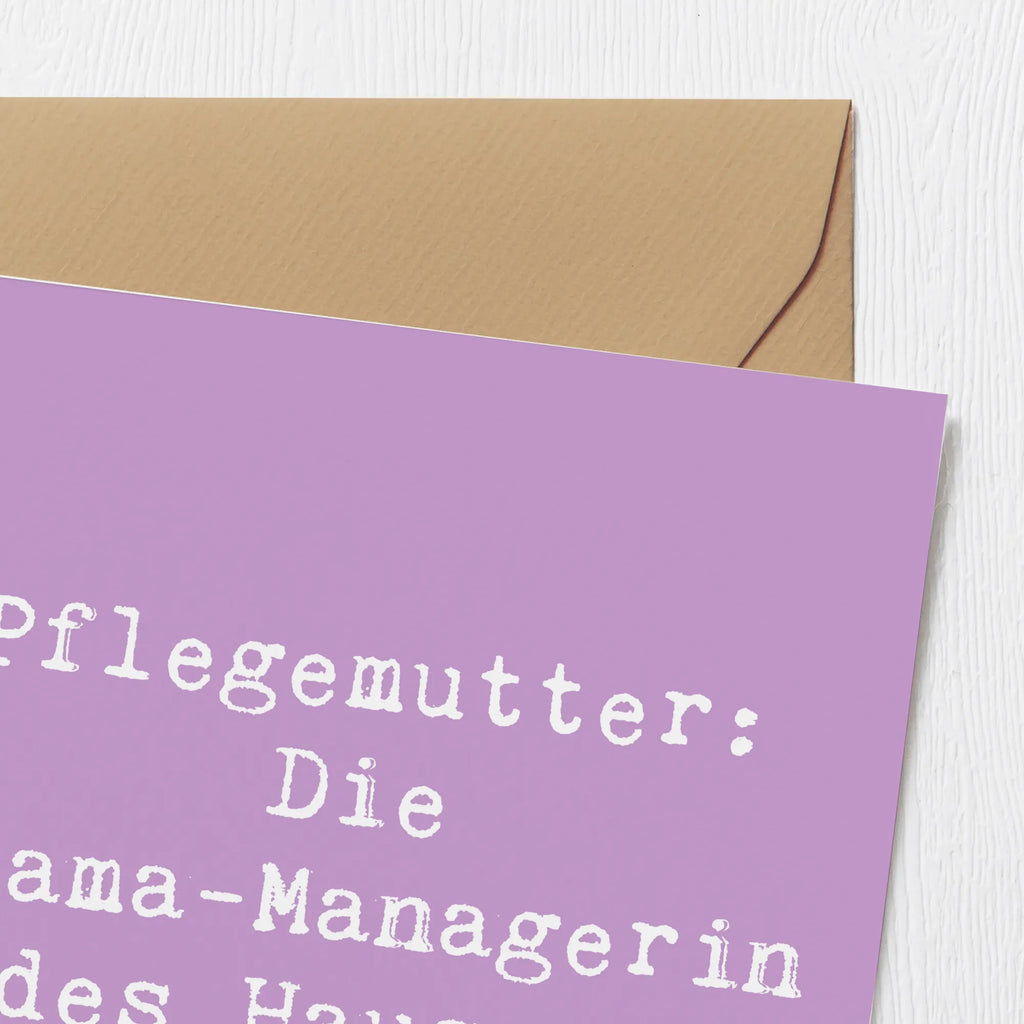 Deluxe Card Saying Pflegemutter: Die Drama-Managerin des Hauses. Hochwertige Grußkarte, Hochwertige Klappkarte, Glückwunschkarte, Grußkarte, Hochzeitskarte, Einladungskarte, Geburtstagskarte, Karte, Klappkarte, Familie, Vatertag, Muttertag, Bruder, Schwester, Mama, Papa, Oma, Opa