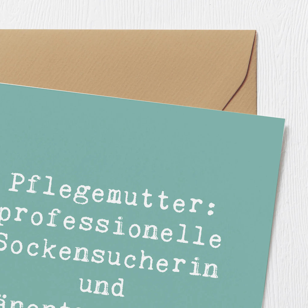 Deluxe Card Saying Pflegemutter: professionelle Sockensucherin und Tränentrocknerin. Geburtstagskarte, Hochwertige Grußkarte, Karte, Einladungskarte, Klappkarte, Grußkarte, Glückwunschkarte, Hochwertige Klappkarte, Hochzeitskarte, Familie, Vatertag, Muttertag, Bruder, Schwester, Mama, Papa, Oma, Opa